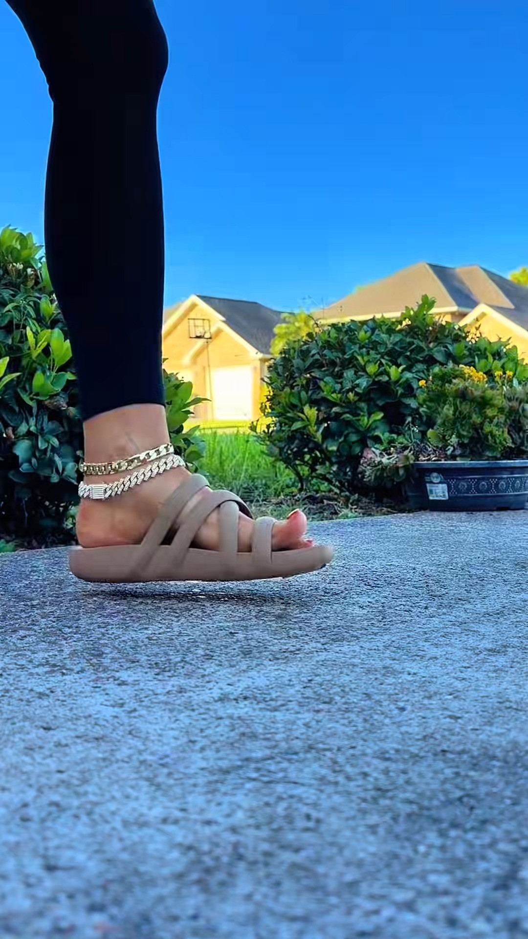 Crocs splash strappy sandals are my go to sandals for comfort! #crocs #crocssandals #crocssplashstrappysandal #crocssandals #ad 

 #LTKootd #LTKSwim #LTKTravel