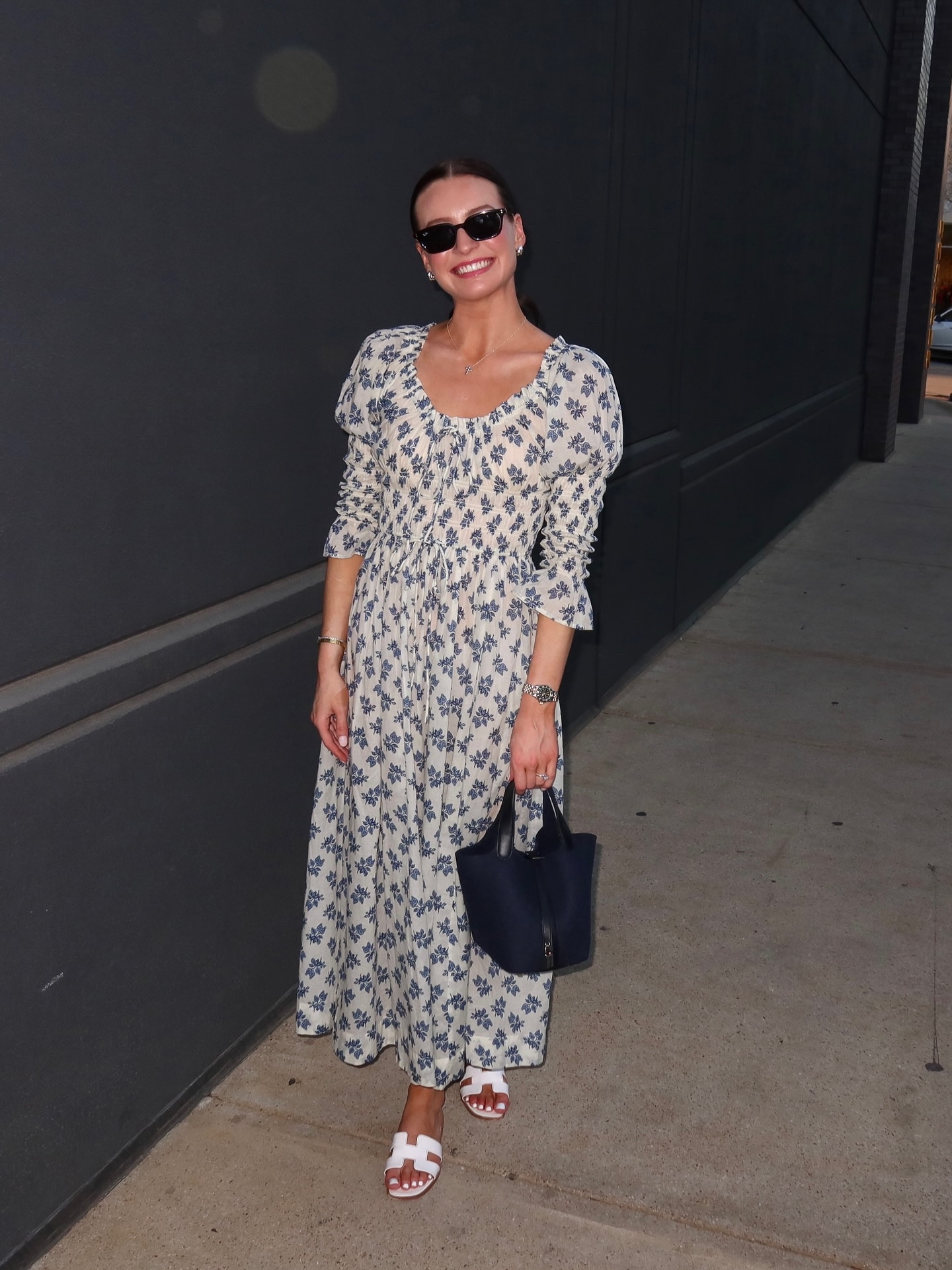 Weekending 🩵 Comment SHOP for the links sent to your DMs 🔗 + you can use code AVERYMCWILLIAMS for your first month free of @vivrelle ! This bag is borrowed from them 🫶🏼 

#dallas #fashioninfluencers #styleinfluencer #sundress #luxurystyle