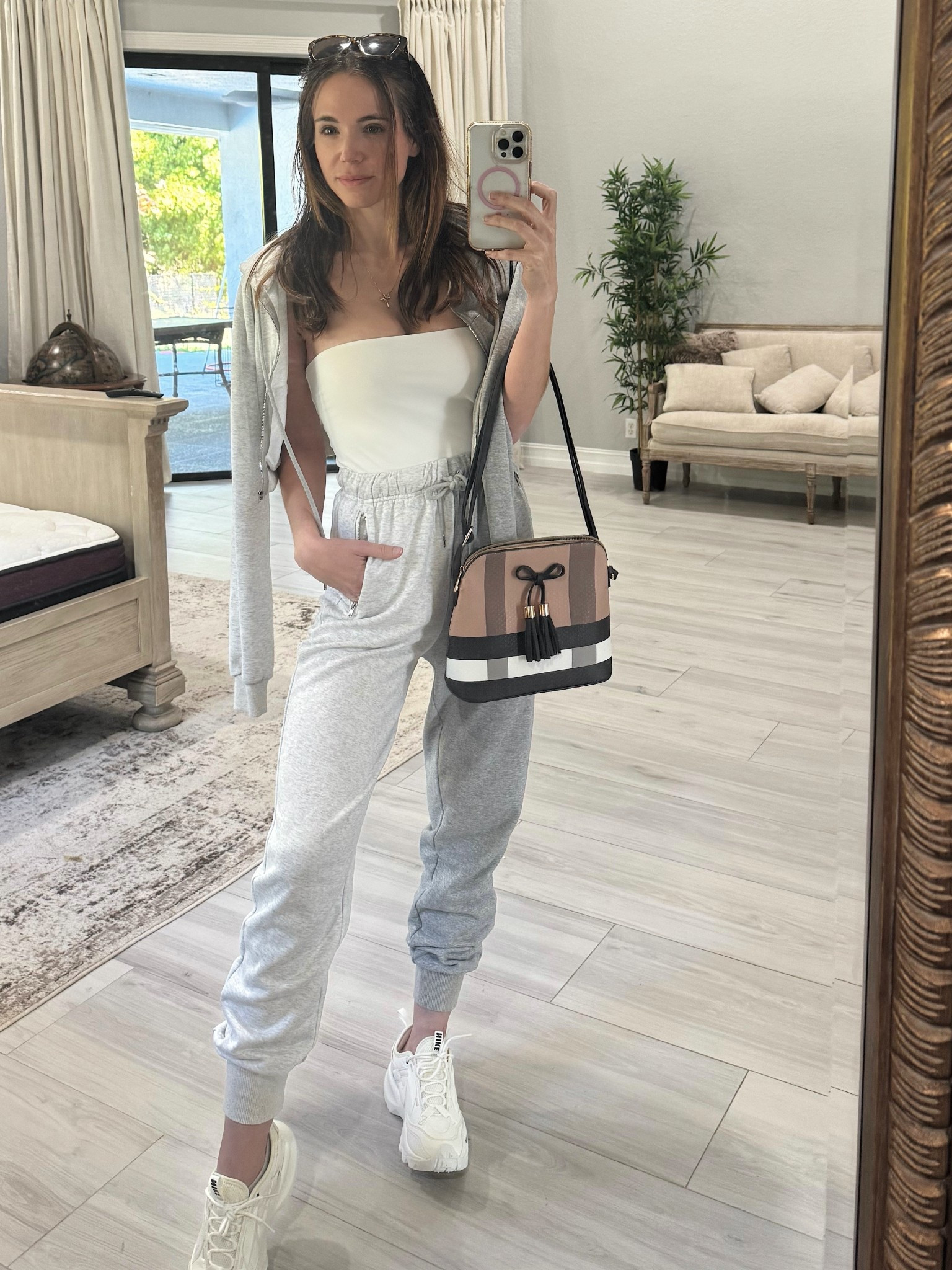 Effortless, comfy, and still feeling put together 🤍
Mom-on-the-go but make it cute.

#OOTD #MomStyle #CasualChic #EverydayOutfit #MomLifeStyle

#LTKSeasonal #LTKmomlife #LTKootd