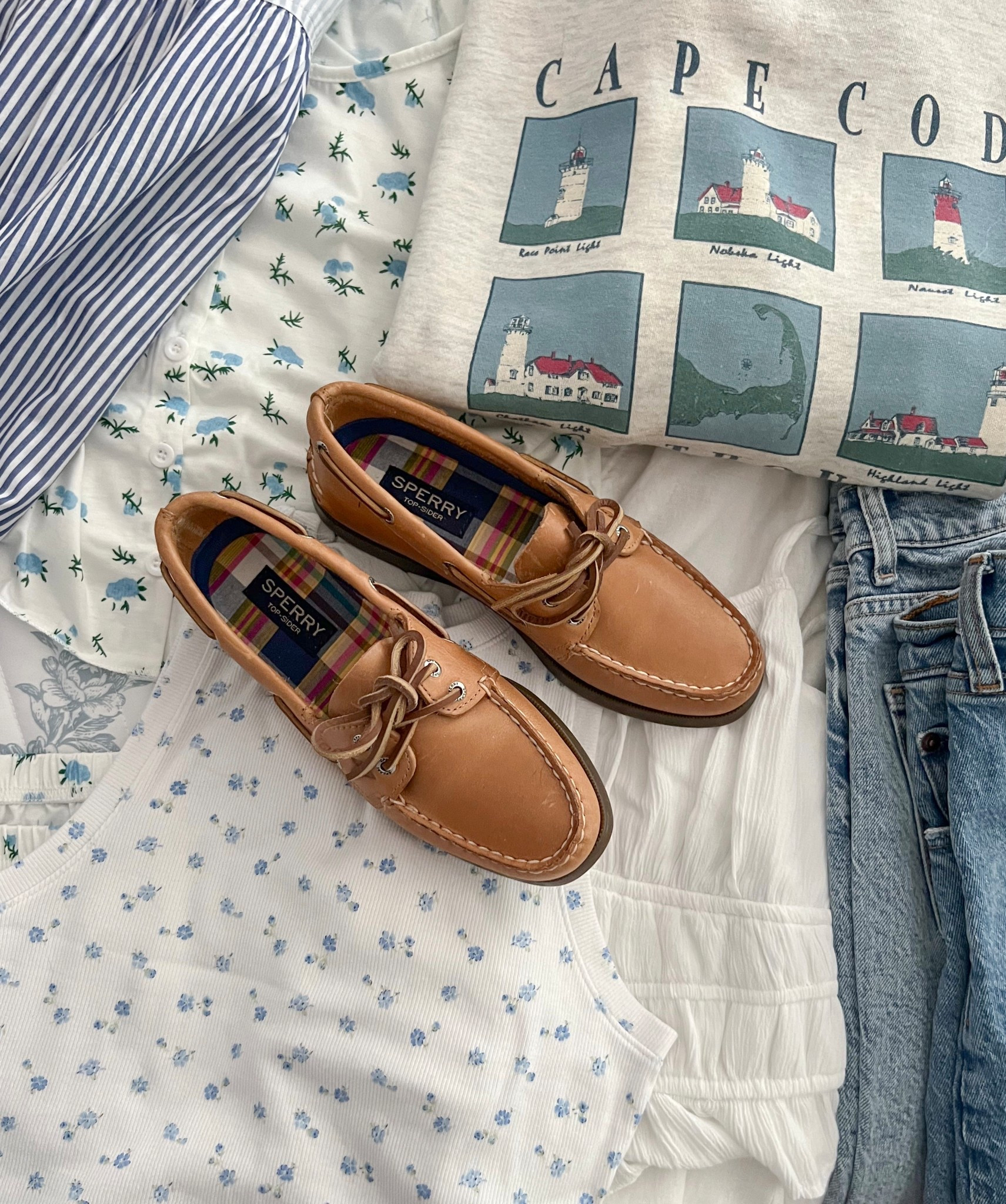 Sperry Original Authentic Boat shoes, Miss Americana style, New England style, New England aesthetic, preppy style

#LTKSaleAlert #LTKStyleTip #LTKSummerEdit