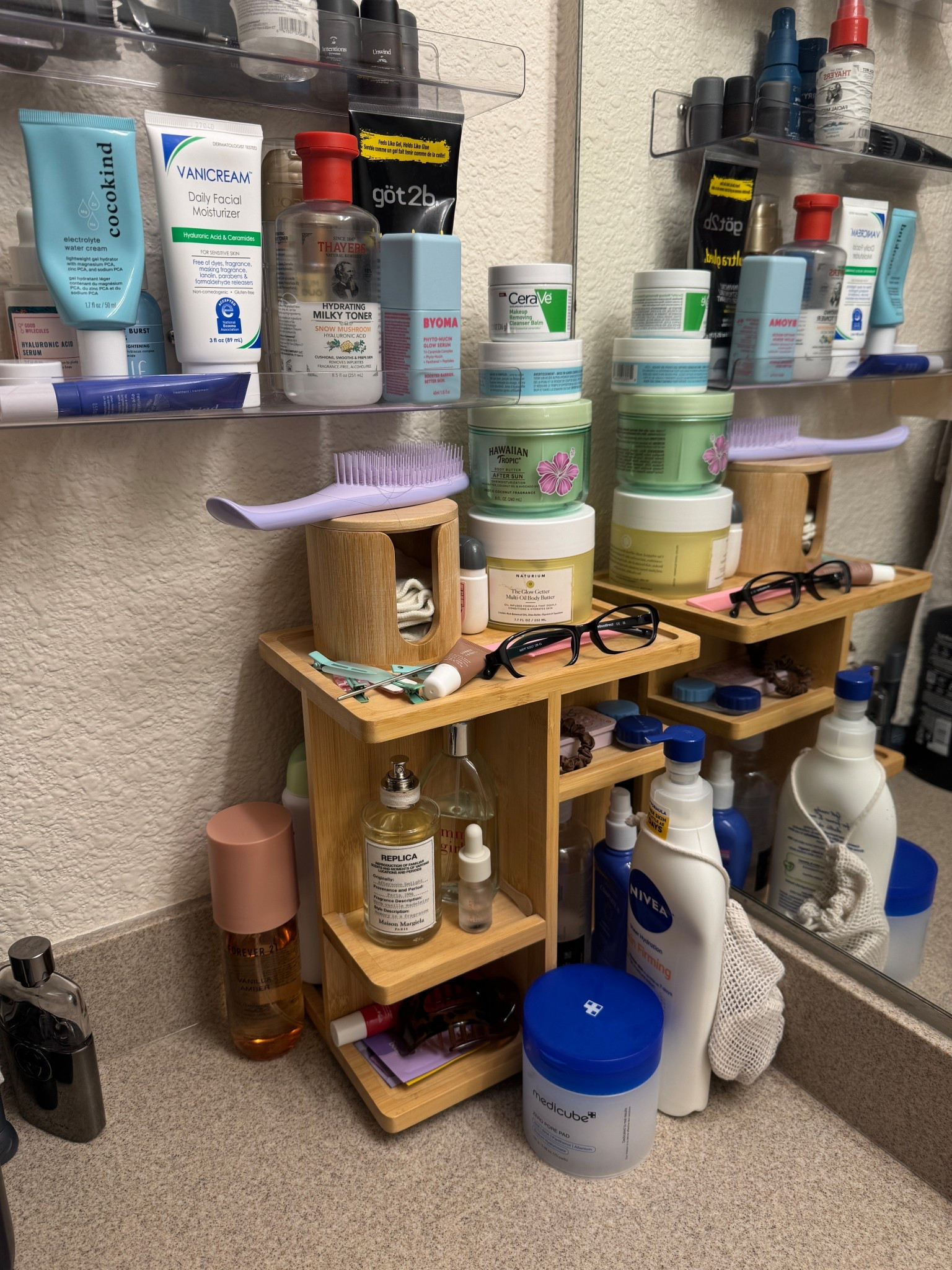 My skincare + hair care must haves as a 30 year old mom to 4 

#LTKBeauty