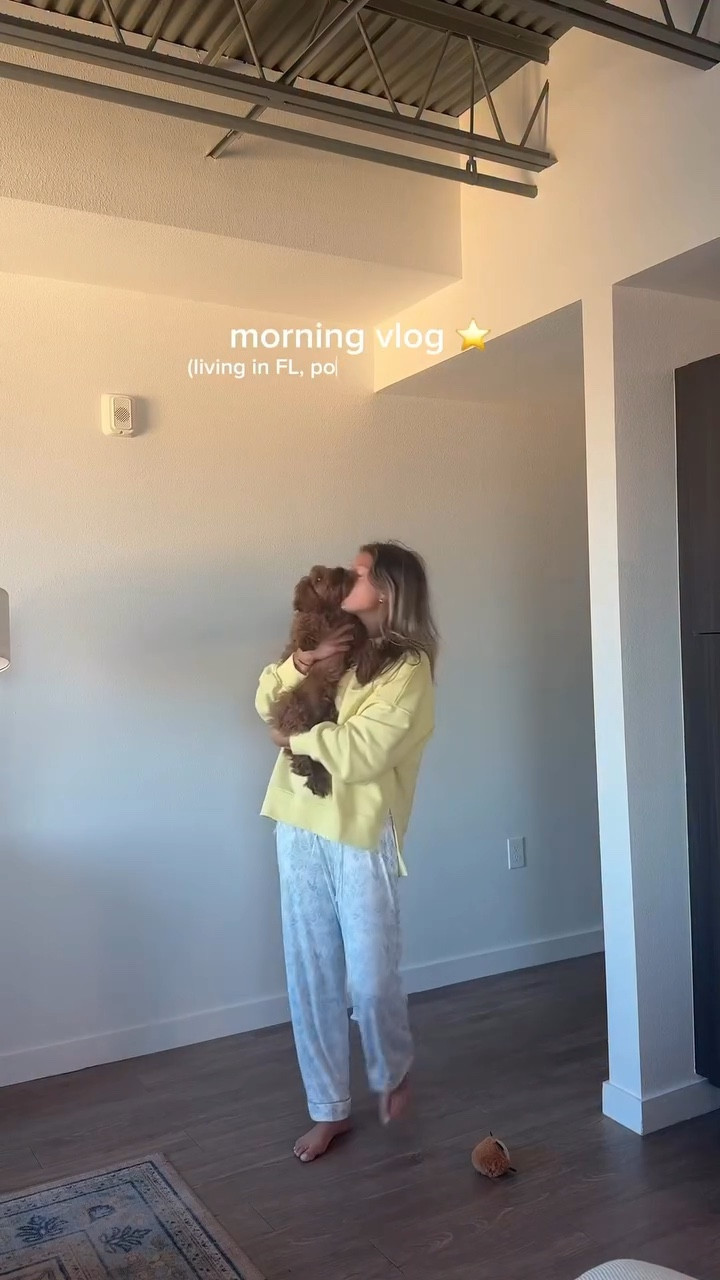 realistic morning vlog living in florida 🌟

#morningvlog #postgrad #florida @vitalfarms @_thebeachclub @oldnavy @paradecocoffee @cerave