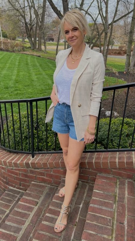 🌸Spring Capsule Styled Looks🌸

Day 26 ~ You guys ask us a lot how to wear your blazer with shorts… Well gang, this right here is how you do that!

#LTKSeasonal #LTKstyletip #LTKshoecrush