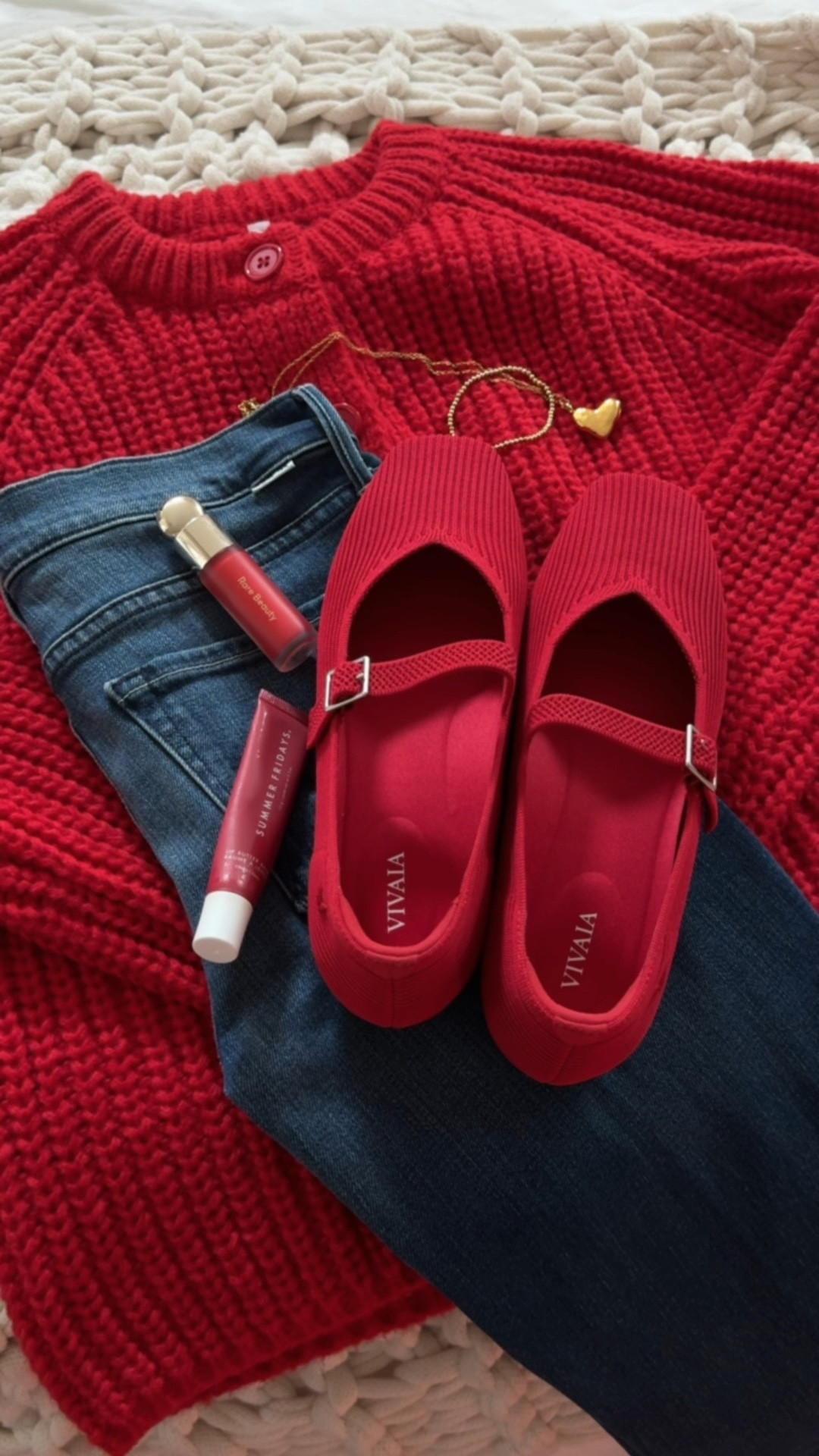 Casual Holiday OOTD ❤️✨🎄

#LTKShoeCrush #LTKHoliday #LTKStyleTip