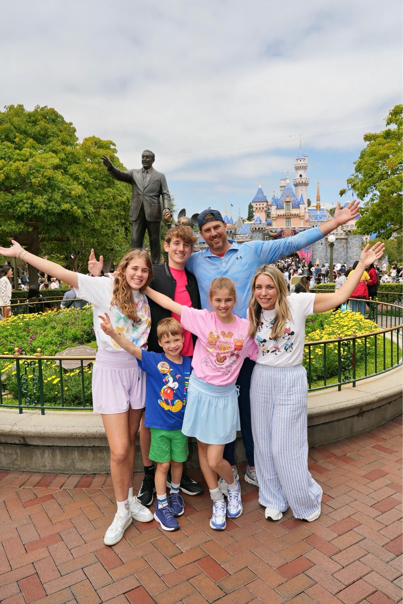 Disneyland family outfits comfortable and cute for a day at the theme park! 🏰

#LTKTravel #LTKmomlife #LTKKids