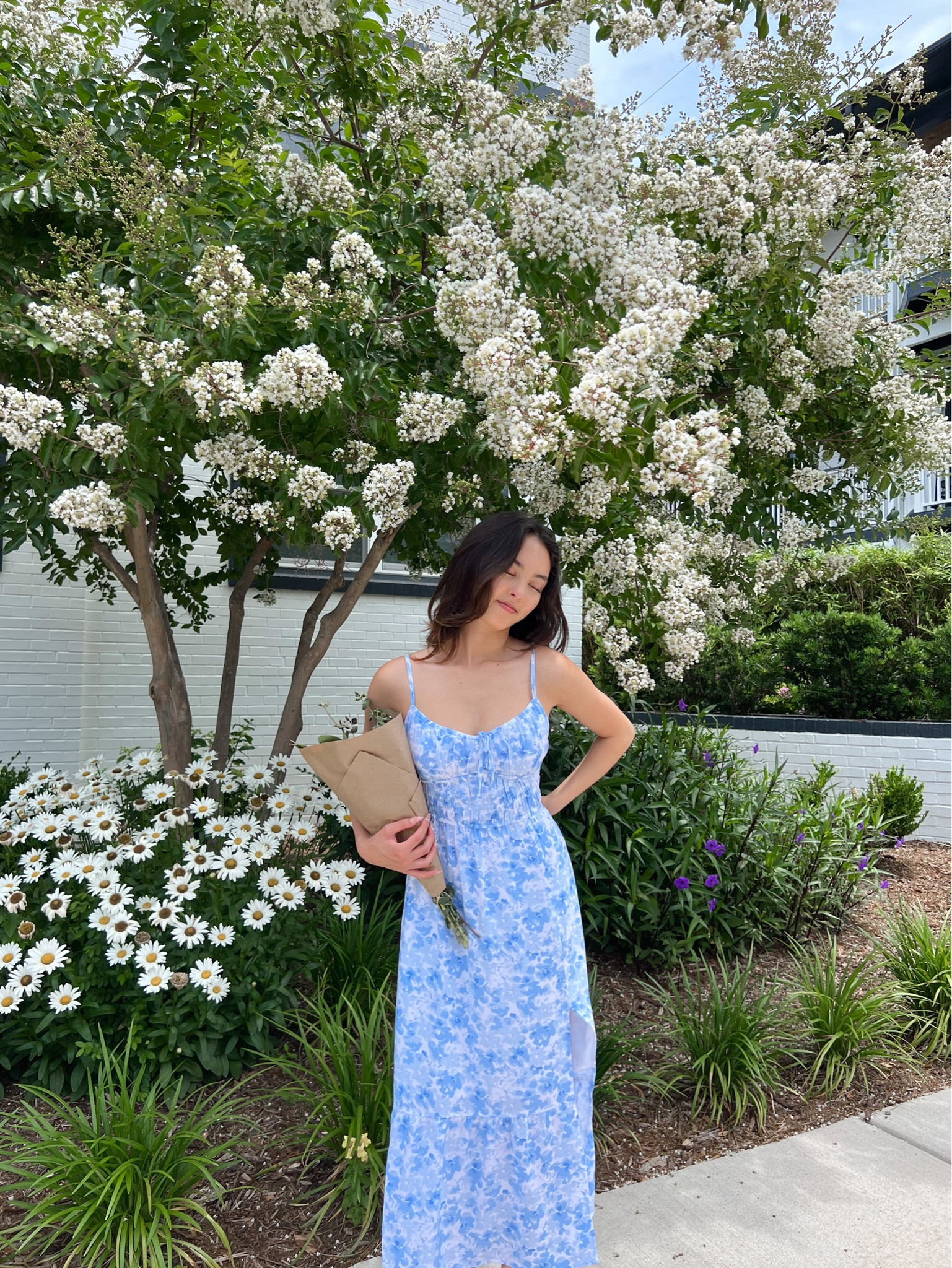 blue floral midi dress with slit

brand: hollister 
size: xs
height: 5’3

#LTKeurope #LTKSeasonal