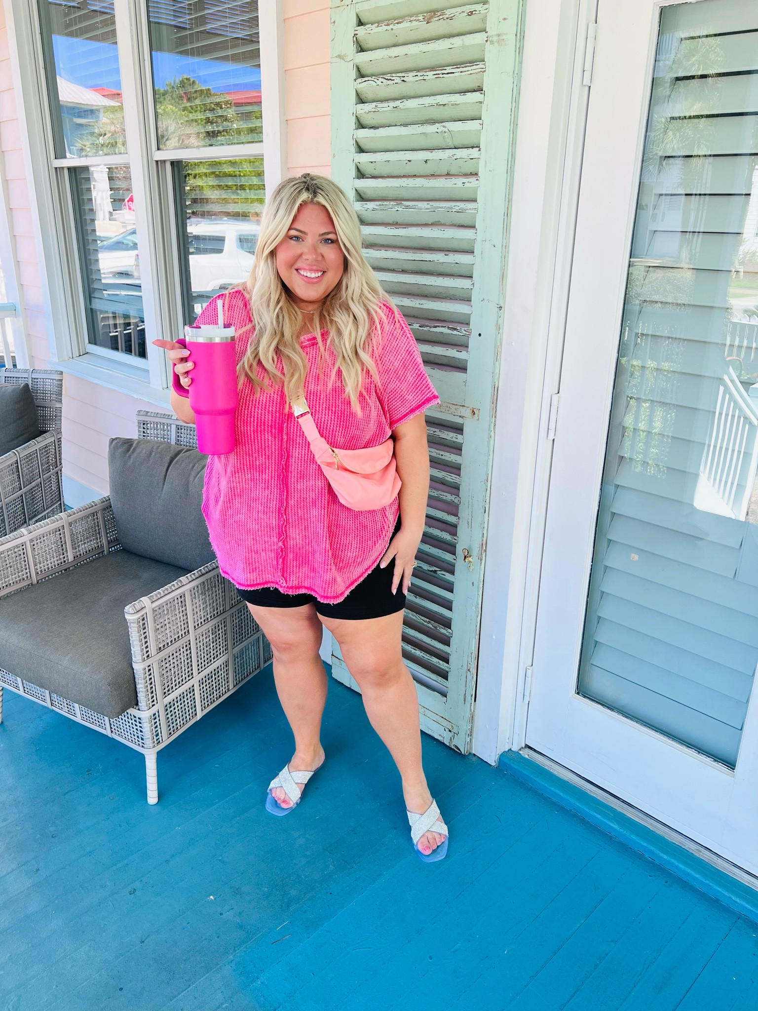 Ready for the weekend! Bonus: this whole look is 20% off today with code MAMA20! 

#LTKunder50 #LTKcurves #LTKsalealert