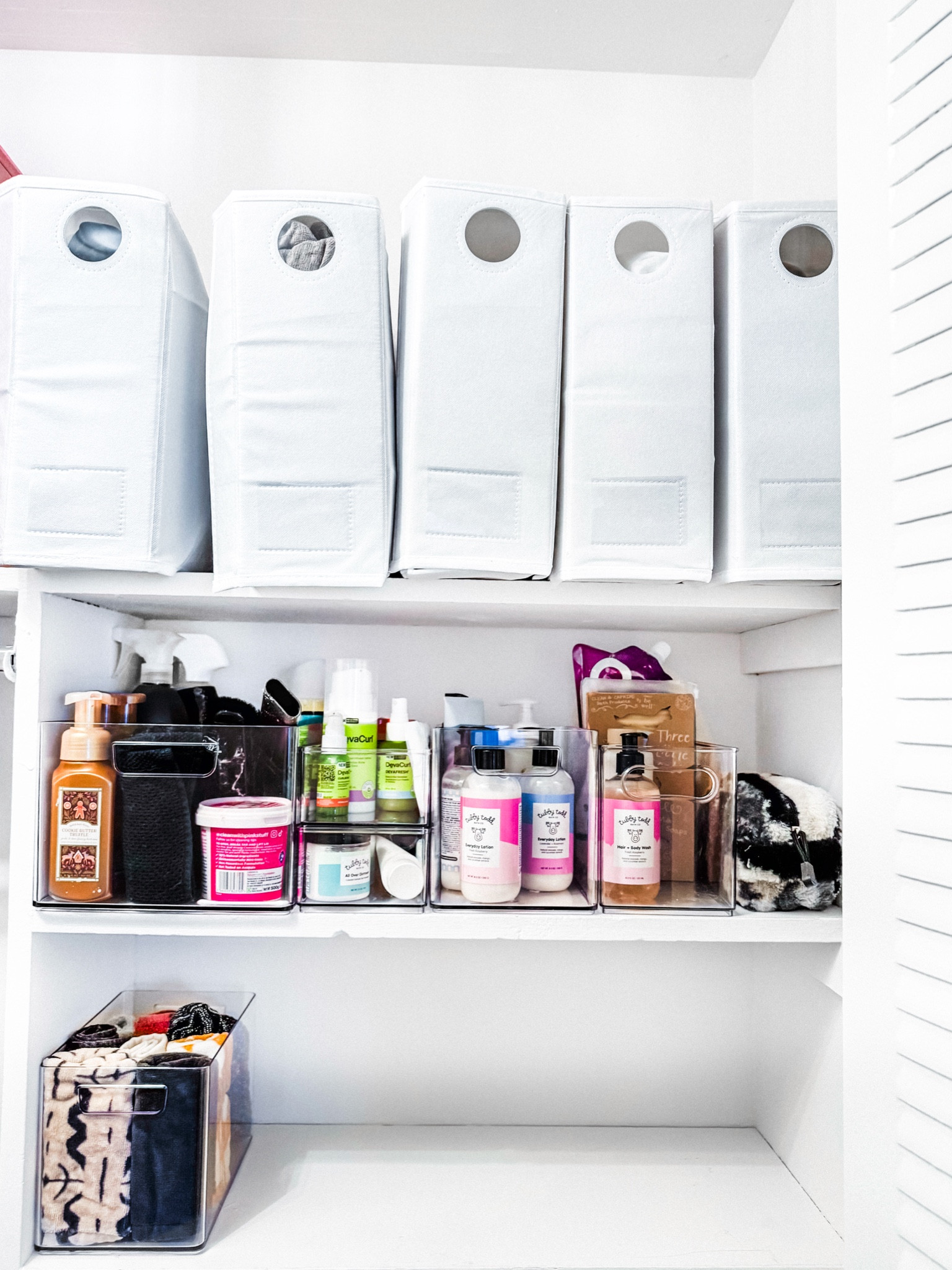 

✨Linen closet glow-up alert! ✨ These *bedding storage cubes* are a total game changer for keeping our sheets, bedding, and even curtains neatly organized—and they’re on sale! 🛍️  

I love how these cubes make everything look less cluttered and *so easy* to grab when needed. Plus, you can label them to keep things even more streamlined (hello, stress-free organization 🧺✨).  

Grab them now while they’re on sale, and get an extra 10% off with code “Z1H911S1F251"

#LinenClosetGoals #AmazonOrganization #HomeStorageHacks #amazonhomefinds #organization 

#LTKHome #LTKSaleAlert #LTKFindsUnder50