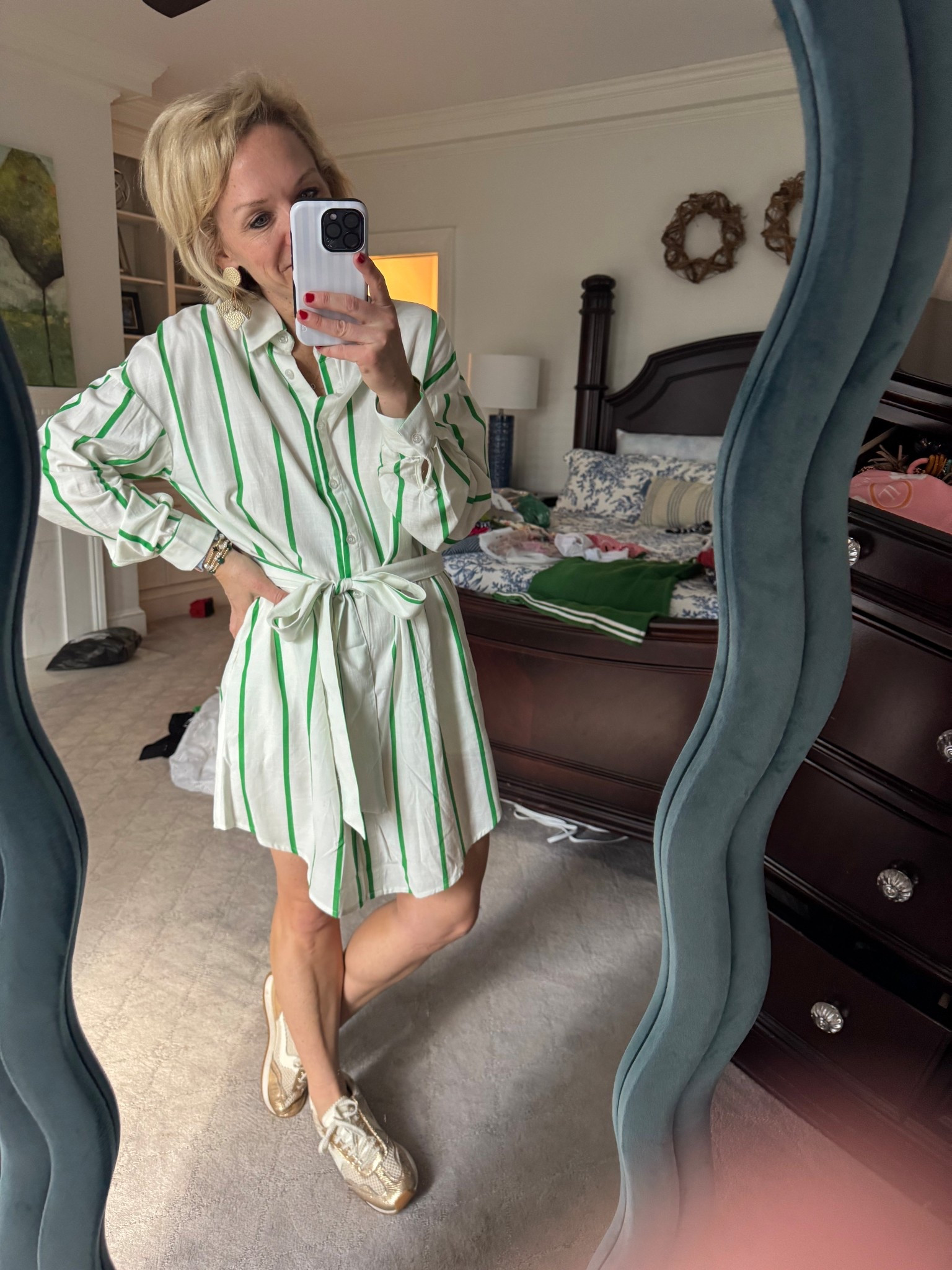 Messy room, messy hair.. striped shirt dress?? Masters prep ⛳️⛳️

#LTKTravel #LTKootd #LTKmomlife