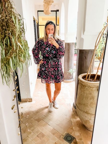 Outfits of the week

A colorful printed mini dress with long sleeves paired with a belt and Skechers sneakers. 

Dress XL (Shoeby)
Sneakers tts 



#LTKtravel #LTKeurope #LTKstyletip