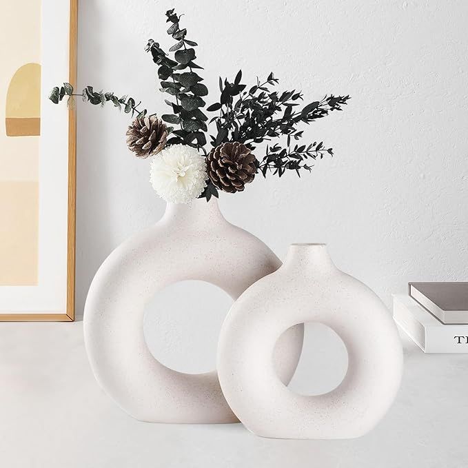 Hanaomaoyi White Ceramic Donut Vase Set of 2, Hollow Matte Pampas Flower Vases for Boho Home Wedd... | Amazon (US)