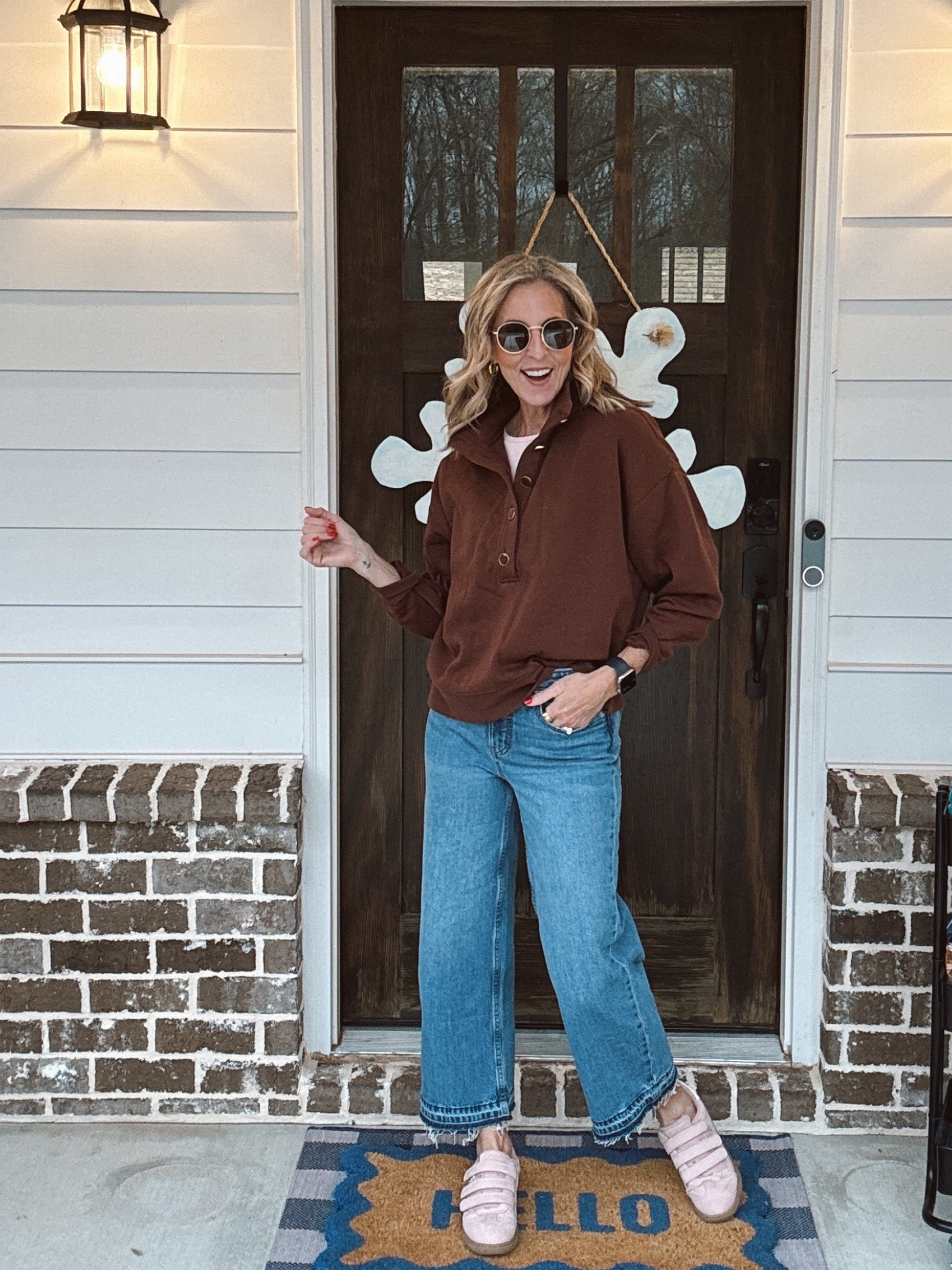 If you told me this was Aerie, I’d believe you… but it’s Walmart. This Time and Tru quarter-button fleece top checks every box—soft blended fleece, a sporty pull-over style, and a high neckline that looks just as good buttoned up as it does worn open for a relaxed fit. It’s one of those easy pieces you’ll reach for on repeat because it feels good and looks put together.

Under $20, insanely comfortable, and styled effortlessly with jeans or joggers.
I’m wearing a size small for reference.

#LTKmomlife #LTKootd #LTKdayinmylife