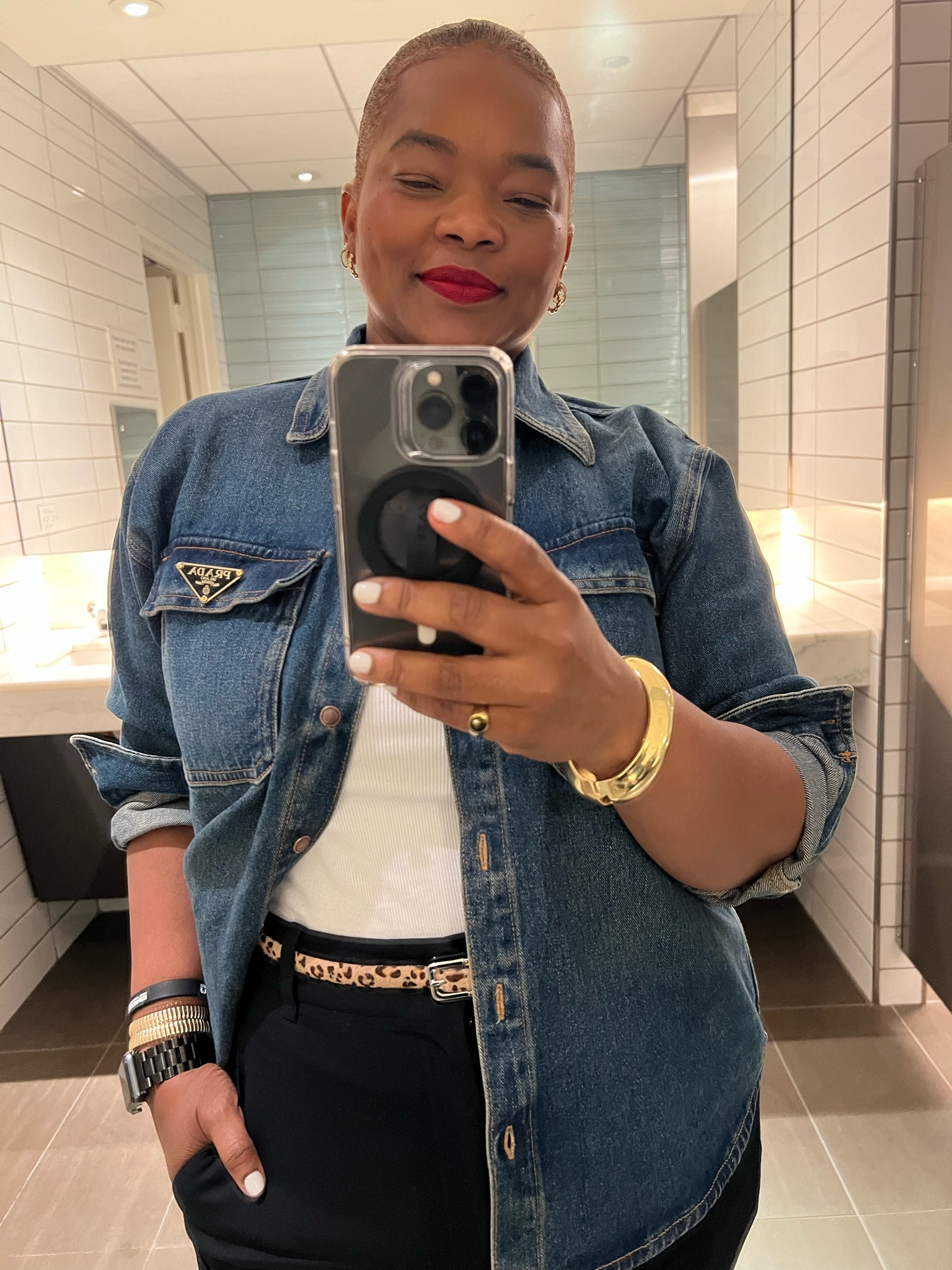 Denim top for the win. #newyorkfashion #stylist #ootdinspiration #spring2024 #fashioninspo #outfitinspo #everydaystyle #springsummer 

#LTKMidsize #LTKStyleTip #LTKOver40