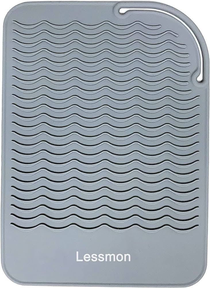 Heat Resistant Mat for Curling Irons, Hair Straightener, Flat Irons and Hair Styling Tools 9" x 6... | Amazon (US)