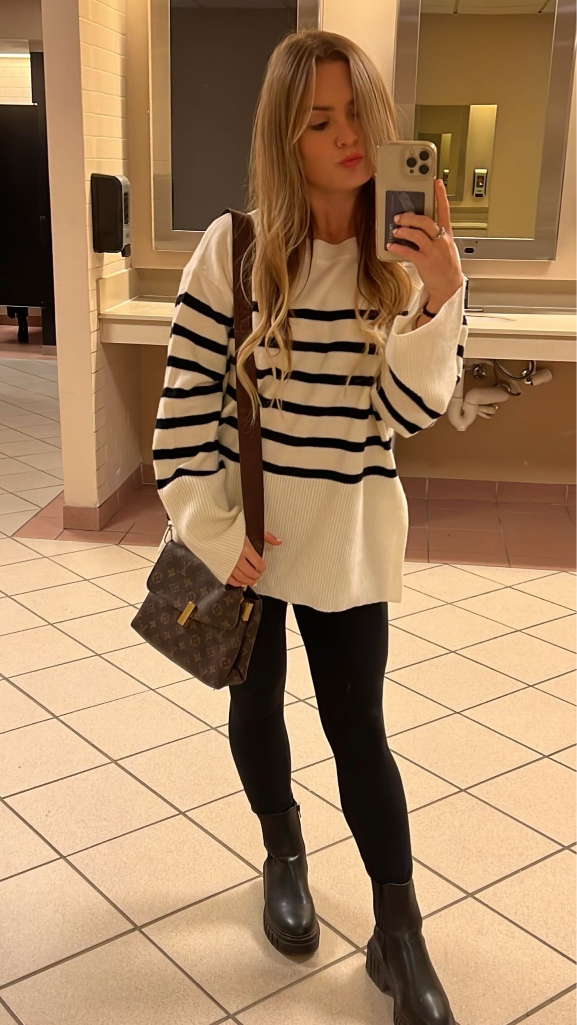 Wearing a medium in the top! Comfy, cute fit for fall! 

#LTKCyberWeek #LTKSeasonal #LTKHoliday
