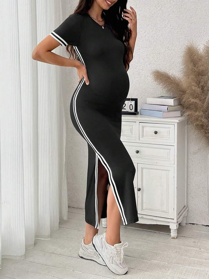 SHEIN Maternity Round Neck Side Stripe Printed Short Sleeve Dress With Thigh-High Slit | SHEIN US... | SHEIN