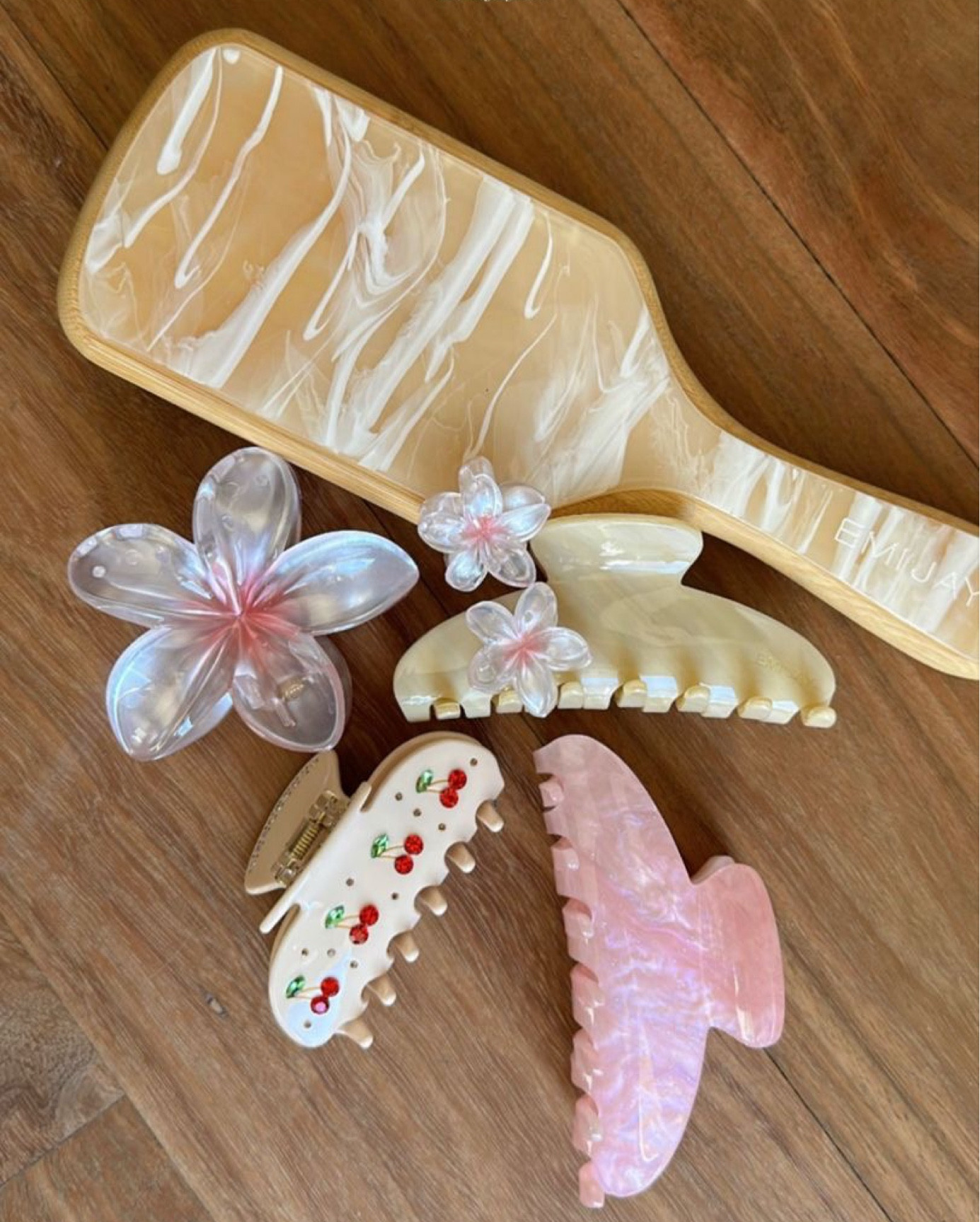 emi jay collection🎀✨ #emijayinc #emijay #clips #clawclips #trinkets #aesthetic #makeuplayout #pinterest #pinterestgirl #ribbon #lace

#LTKeurope #LTKbeauty #LTKxSephora