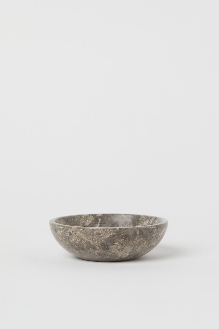 Small marble bowl, perfect for salt. Height 1 1/4 in. Diameter 3 3/4 in. As marble is a natural m... | H&M (US)