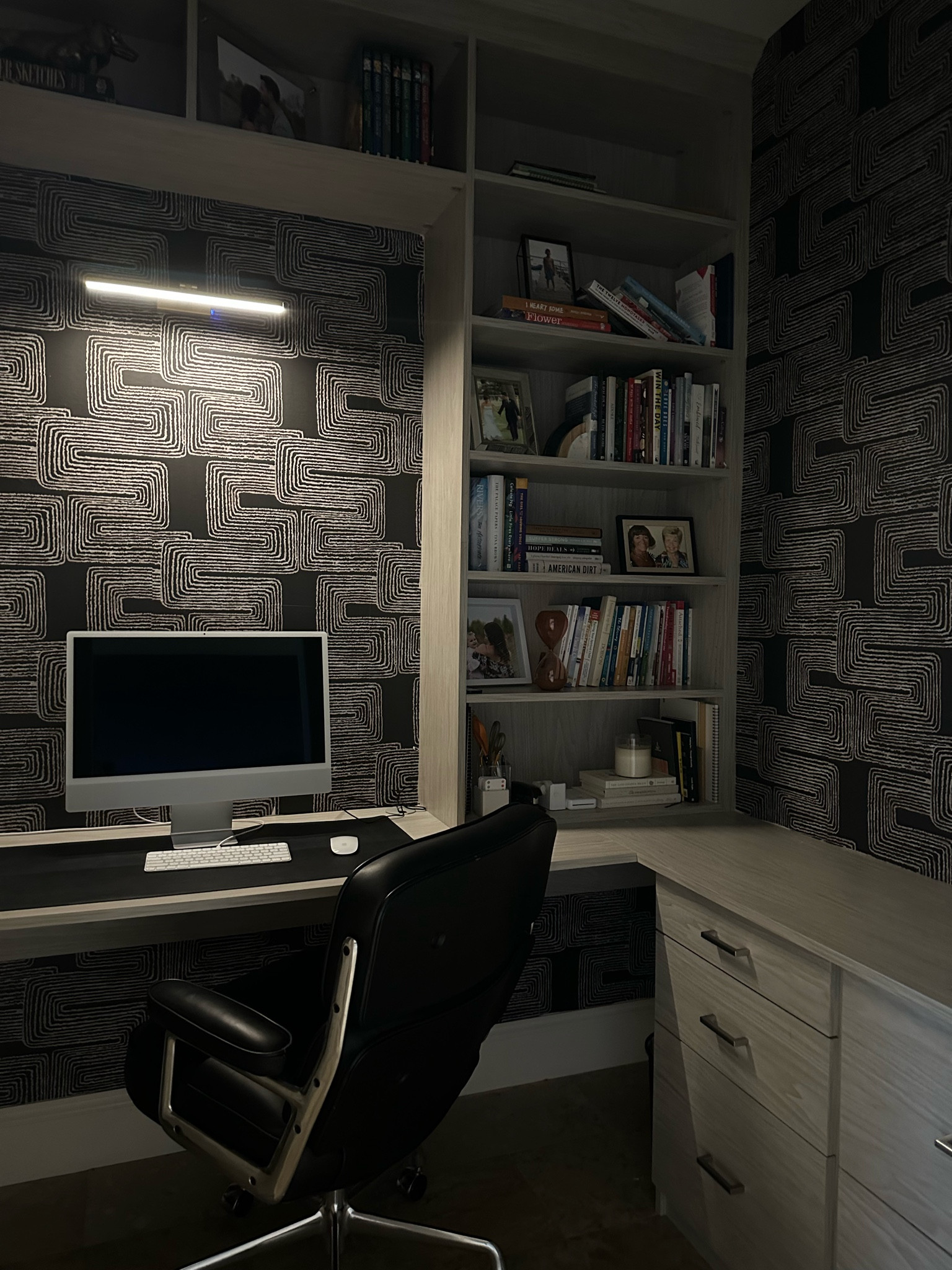 Pocket office wallpaper is DONE and it’s such a vibe 〰️ Found a major dupe of our Eames desk chair too for a lot cheaper than the original. Of course the mood wouldn’t be so good without that rechargeable museum light. So happy with how it all came together  

#LTKunder100 #LTKhome