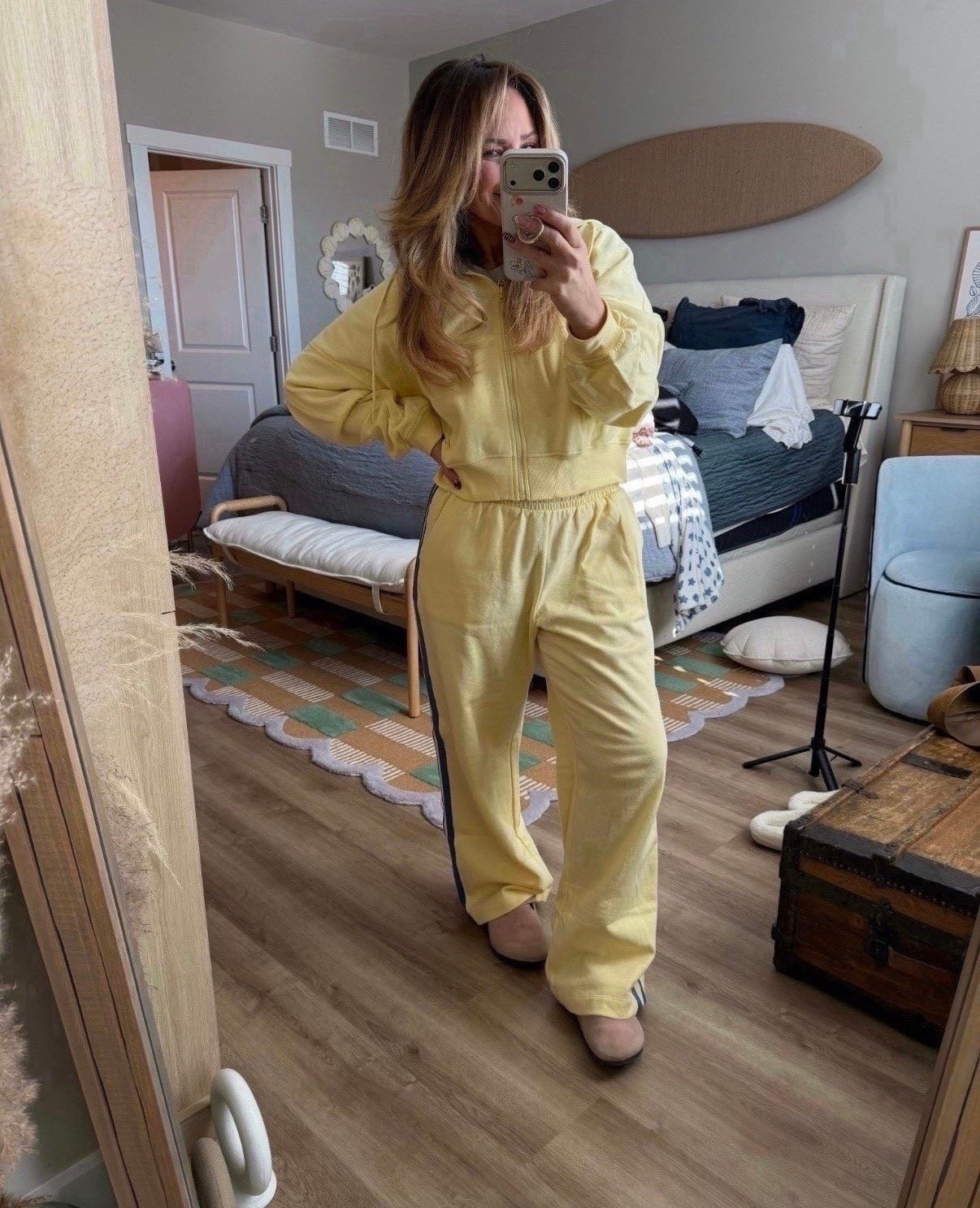 Sunshine, but make it comfy ☀️💛

This Old Navy set is the definition of “looks put together, feels like pajamas.” The zip hoodie is the perfect cropped length (not too short 🙌) and the wide leg pants are flowy, flattering, and insanely soft.

I love this for school drop off, travel days, or those cozy-but-cute Saturdays when you still want to look styled. Throw on a neutral sneaker or slipper and you’re done.