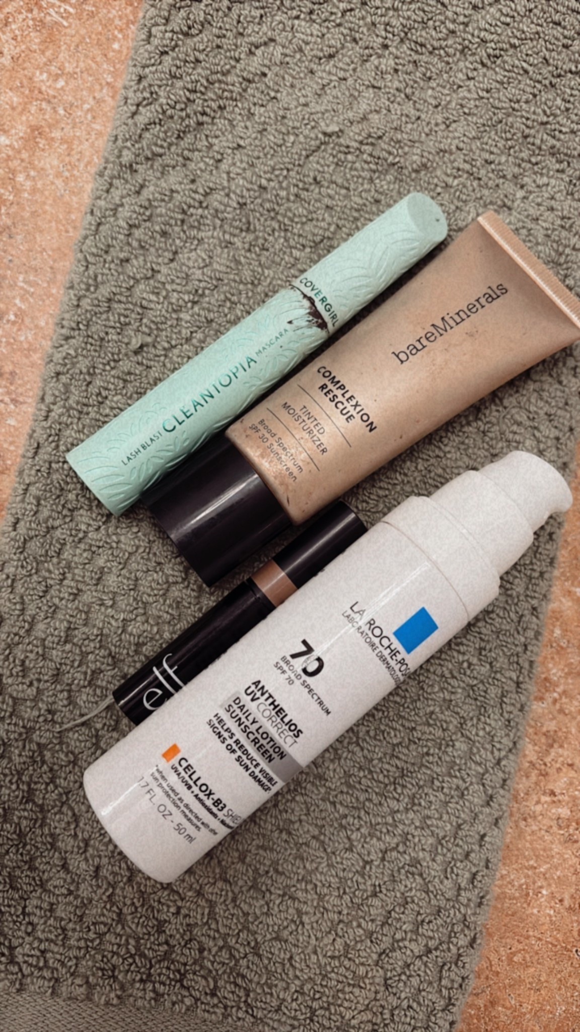 My no makeup makeup! 

#LTKBeauty #LTKActive