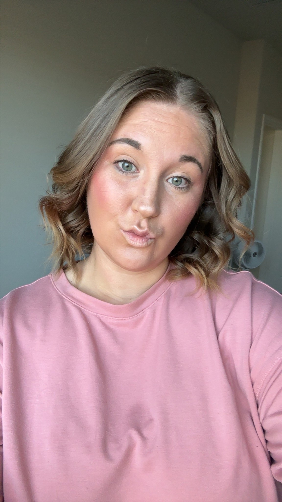 Another day another glowy look! 

#LTKmorningroutine #LTKselfcare #LTKmomlife