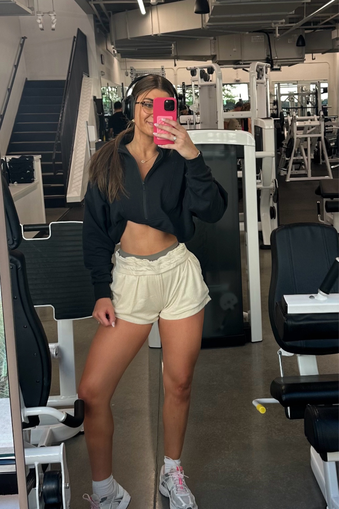 Comfy leg day outfit! 

bottoms : medium
top : small

#LTKStyleTip #LTKActive #LTKFitness