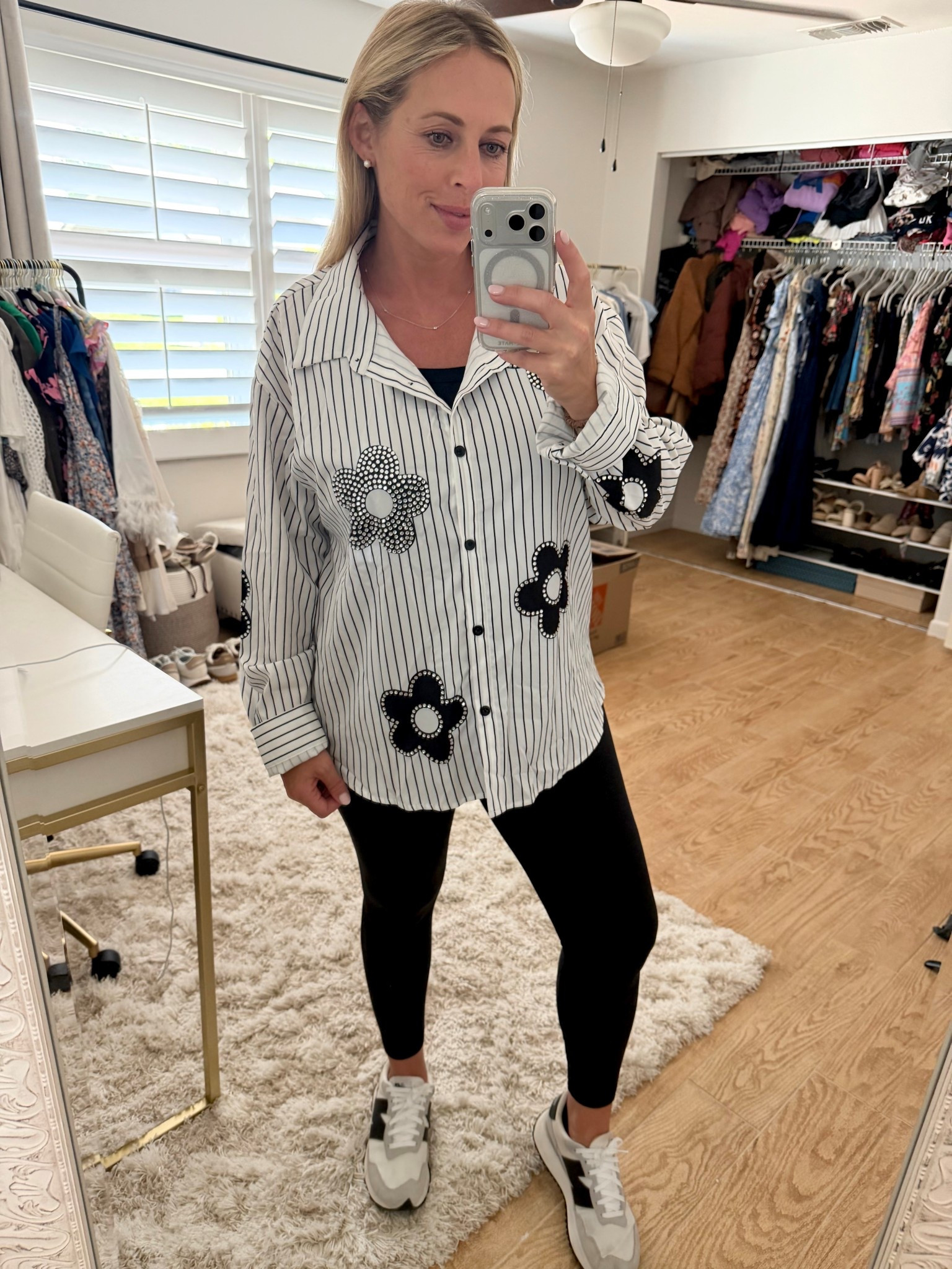 Button down blouse 

#LTKBump #LTKMidsize #LTKootd