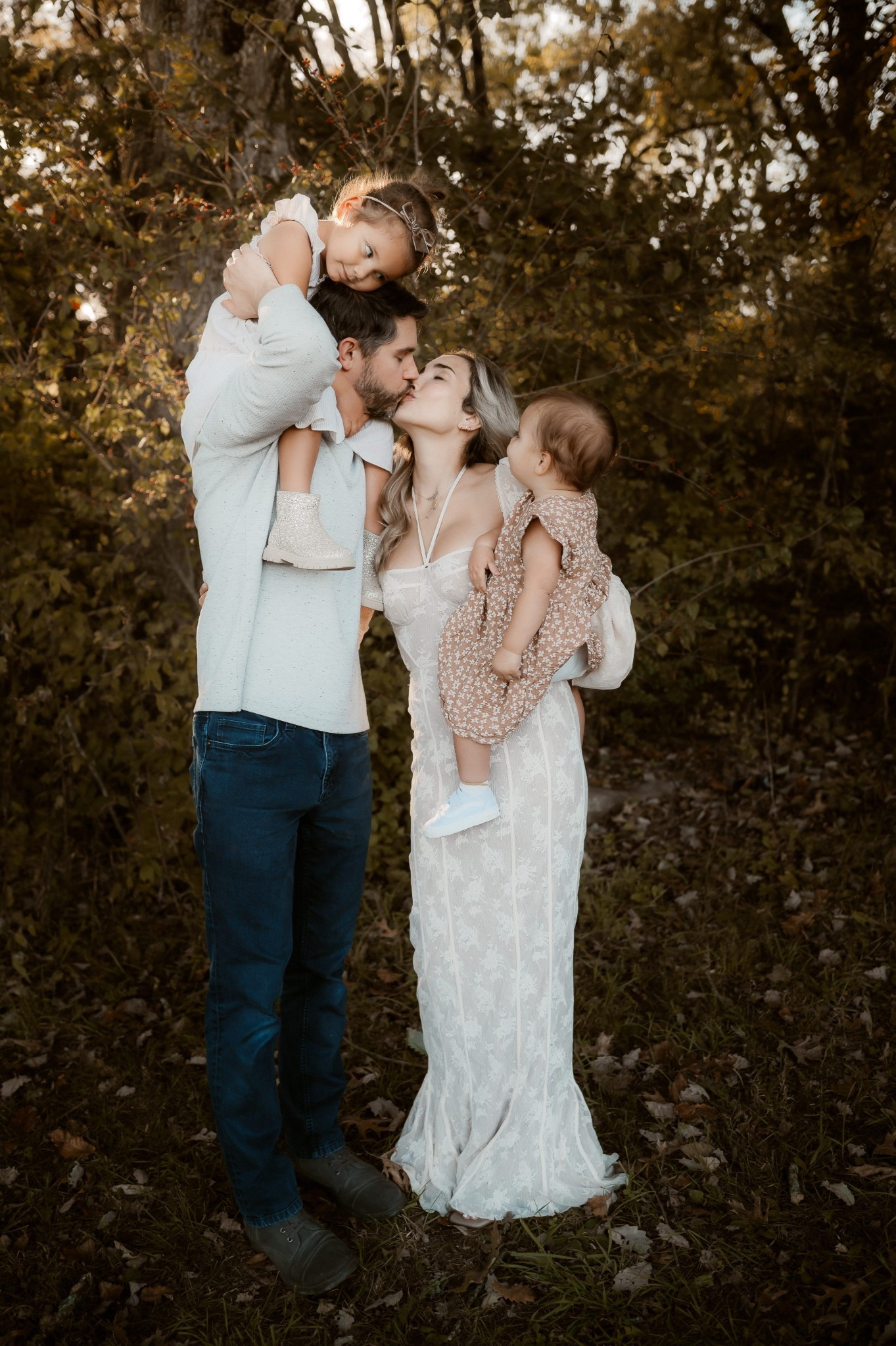 Hey IG going to start a feature Friday!! If you styled a session, had clients nail their styling, or you want me to feature your family photos just tag @thefamilystyle_ and every Friday I’ll choose a beautifully styled image to share and link similar finds so others can grab the look! Start tagging!! 

#LTKFamily #LTKStyleTip #LTKSeasonal