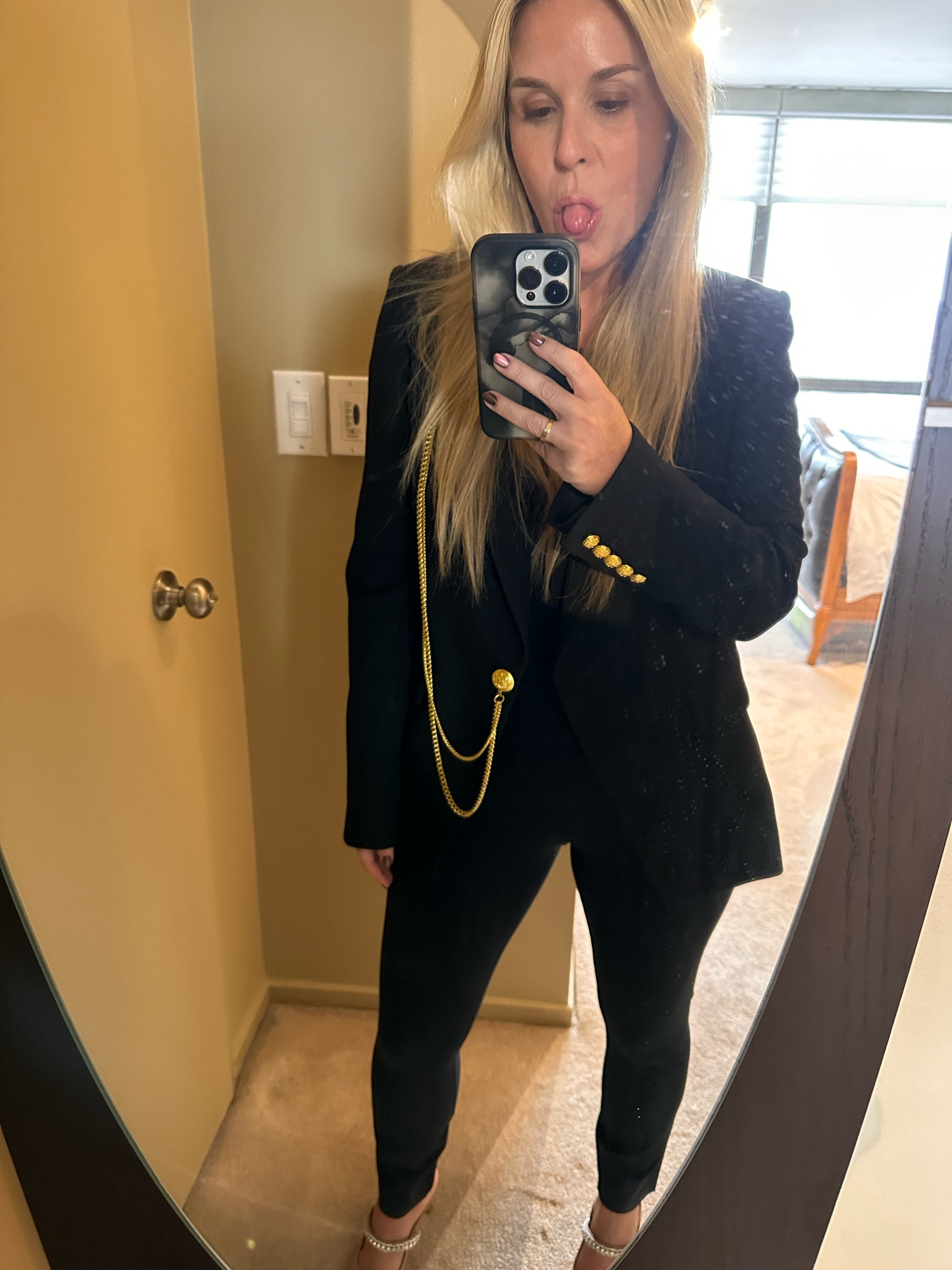 Love a Veronica Beard blazer moment. This is an oldie but goodie but VB blazers are worth the investment. 

#LTKstyletip #LTKFind
