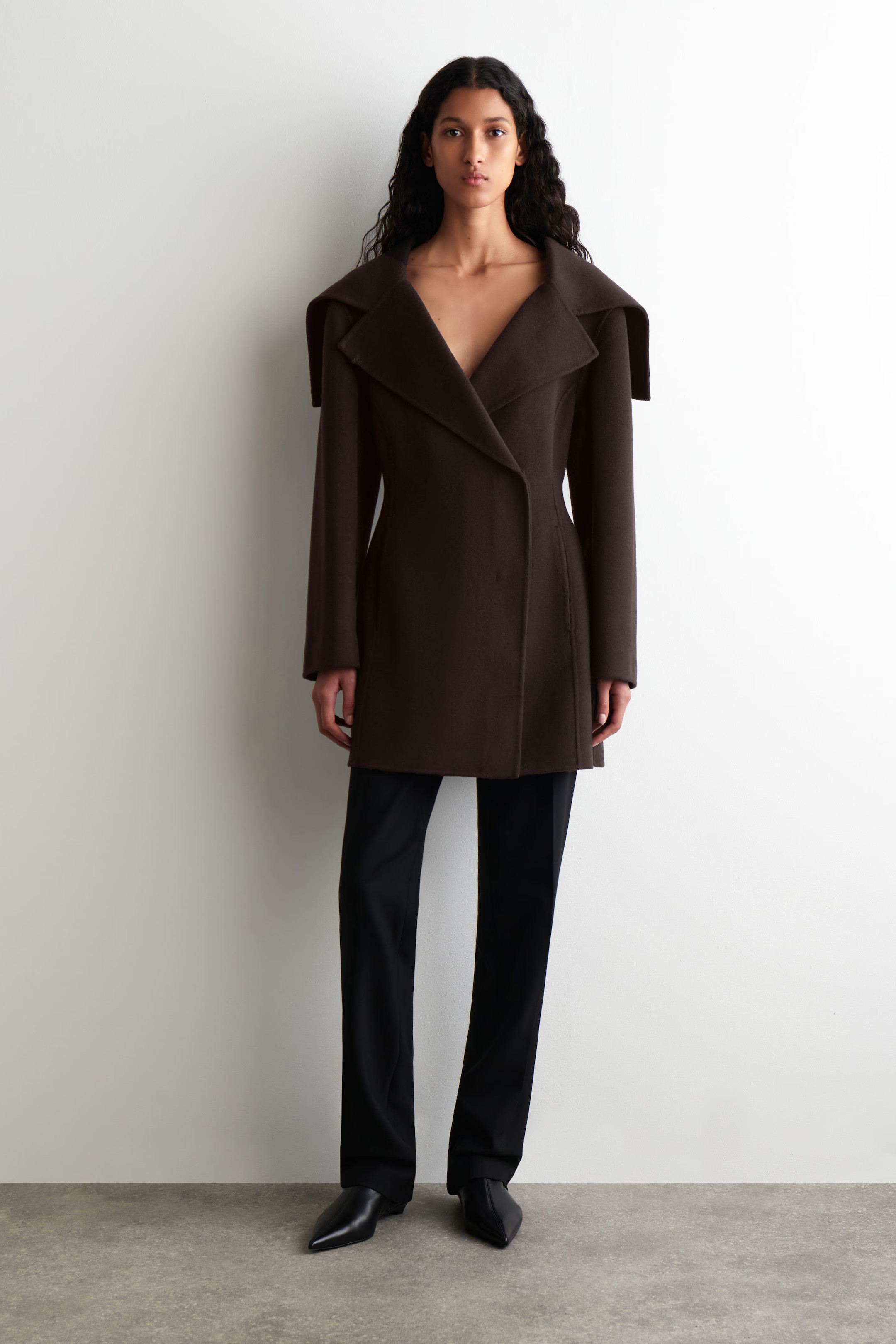 SCULPTED DOUBLE-FACED WOOL COAT - CHOCOLATE | COS | COS (EU)