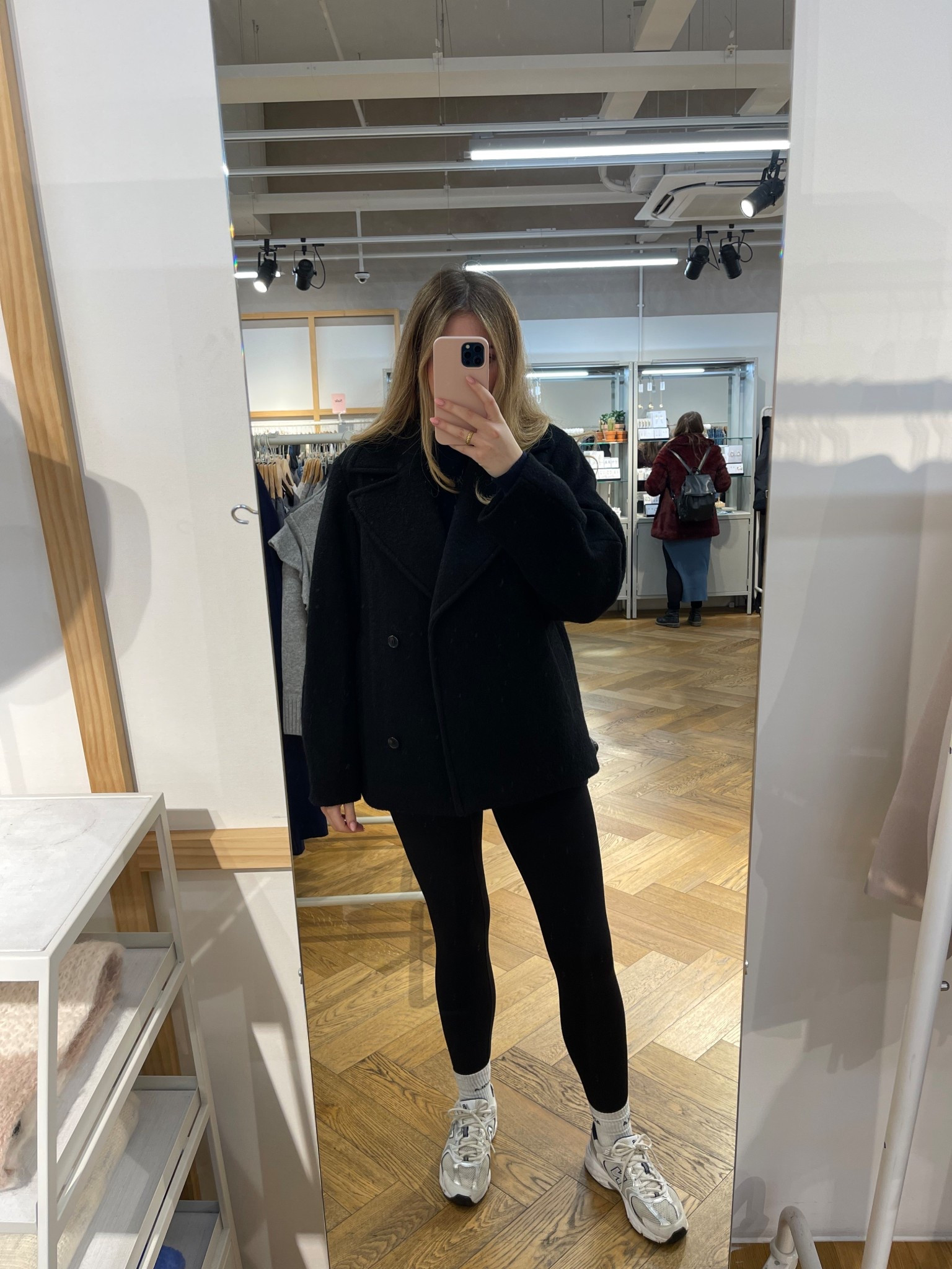 Easy mum outfit for shopping & running errands 👟 

#LTKautumn #LTKwinter #LTKshoes