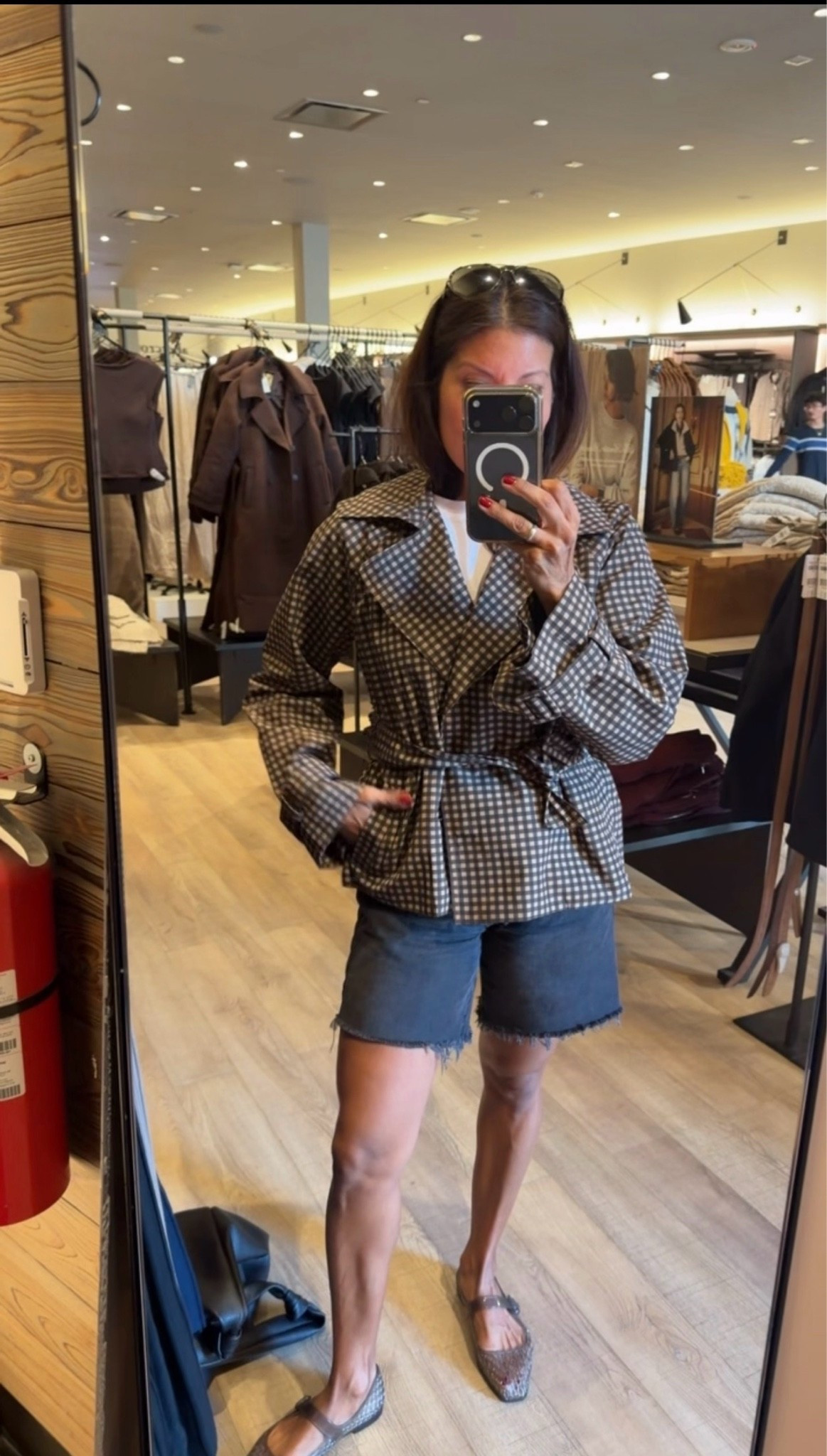 Cute cropped trench. 
I’m wearing a small but need xs 

Fall fashion over 50