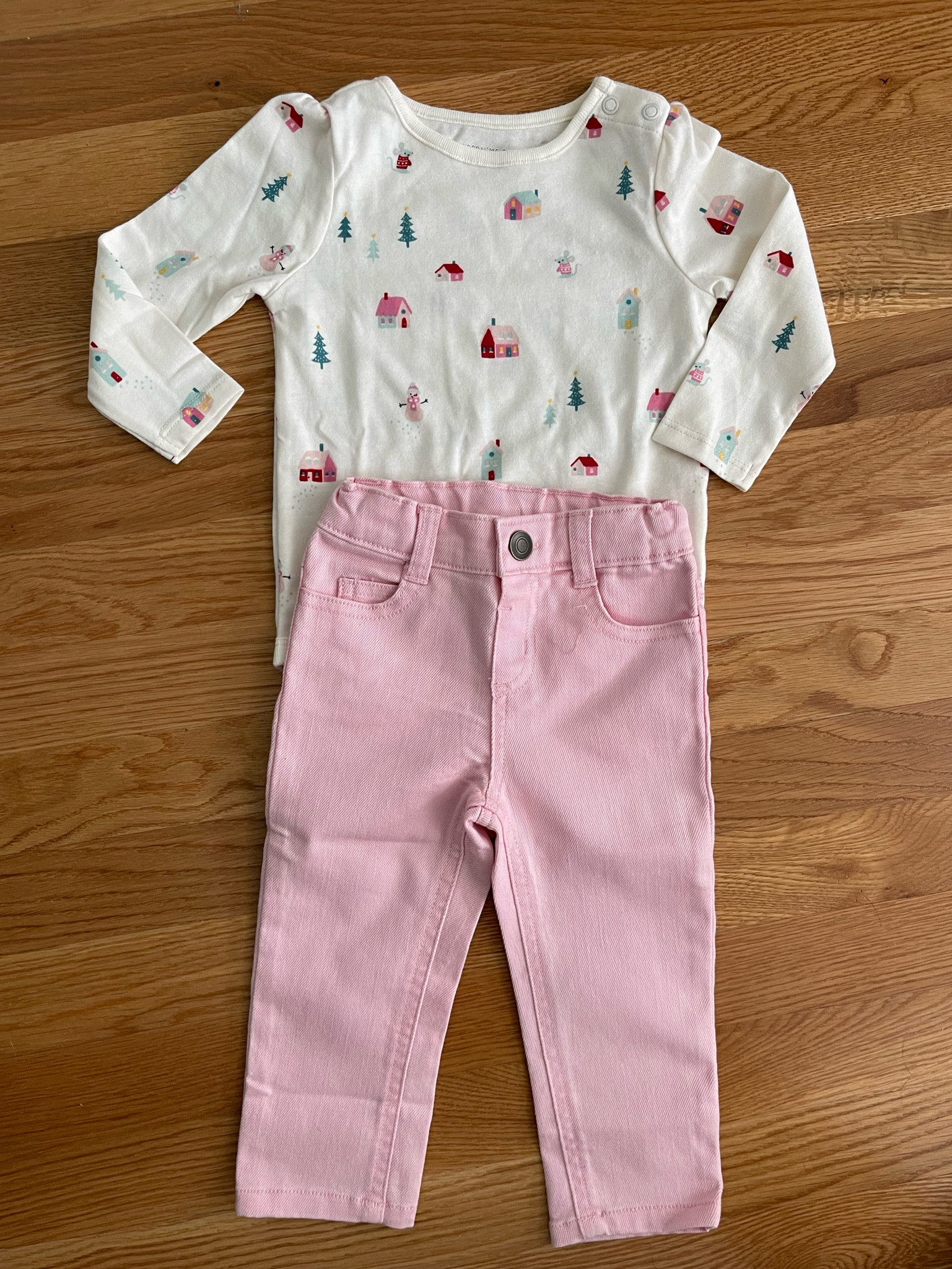 Baby girl Christmas outfit, baby girl jeans 

#LTKFindsUnder50 #LTKHoliday #LTKBaby