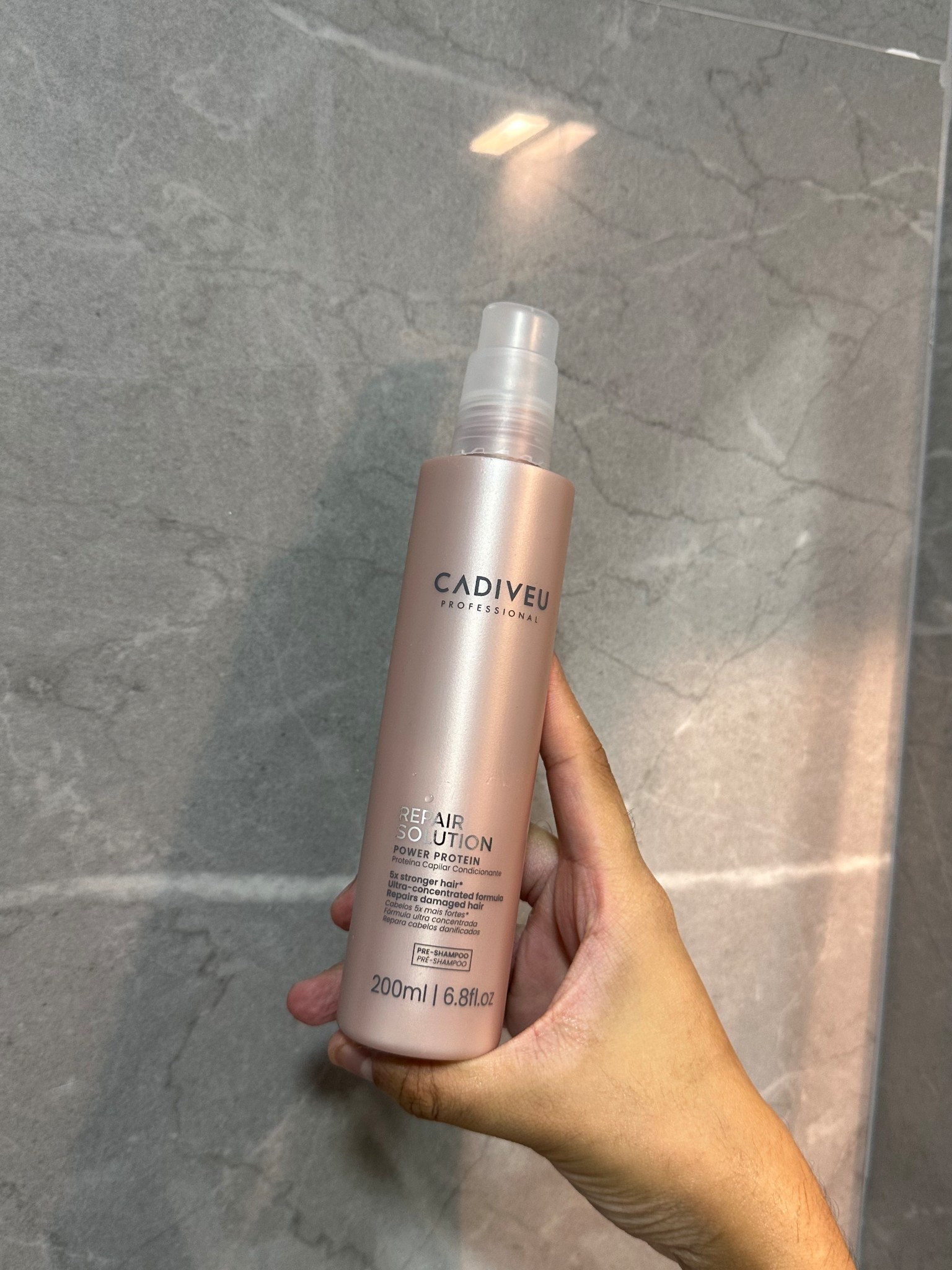 Isso aqui é perfeito pra dormir com ele no cabelo, sério! Zerei o vidro! ✨

#LTKbrasil #LTKbeleza #LTKsummer