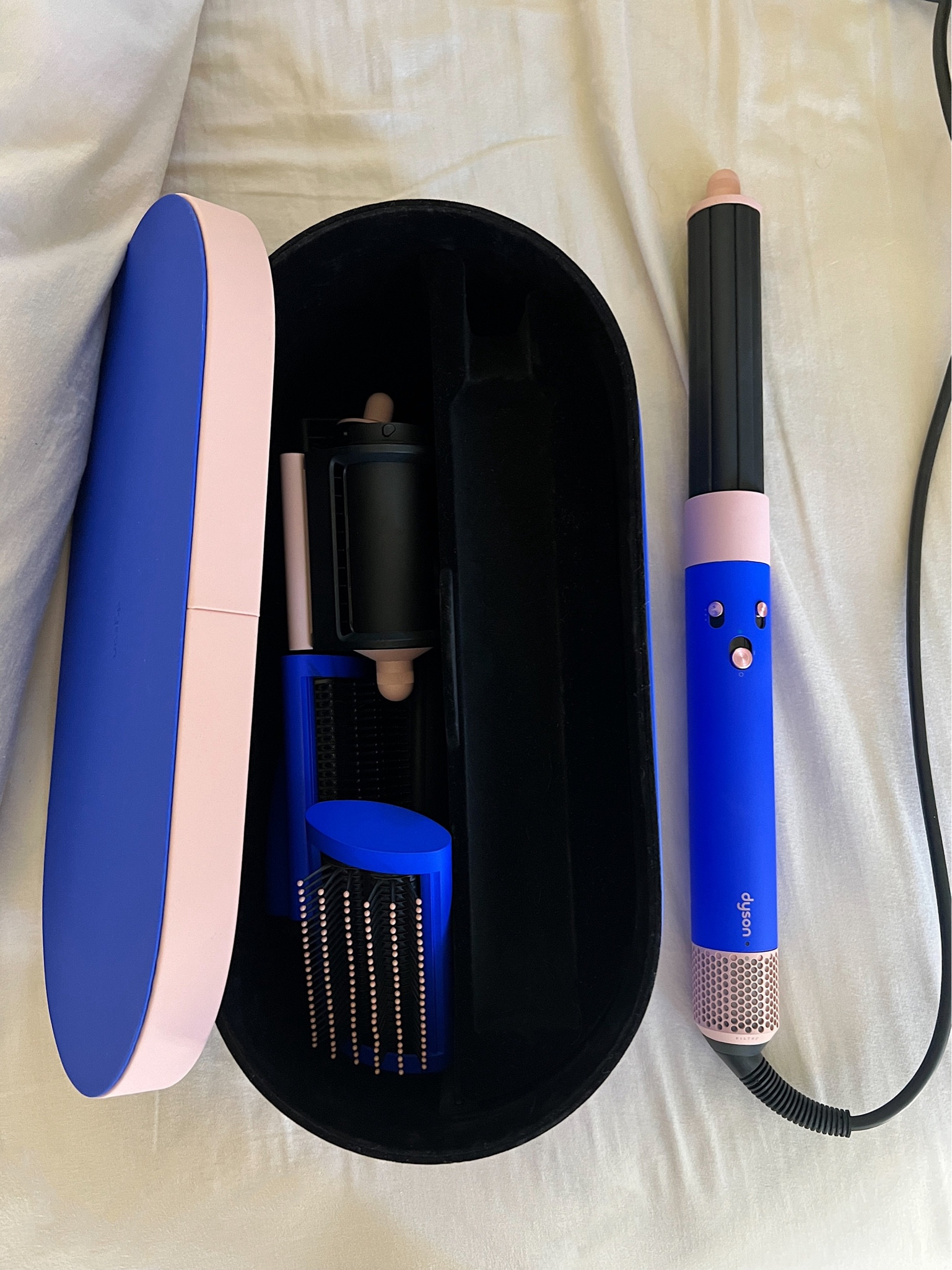 The. Prettiest. Dyson Airwrap. EVER.



#LTKbeauty