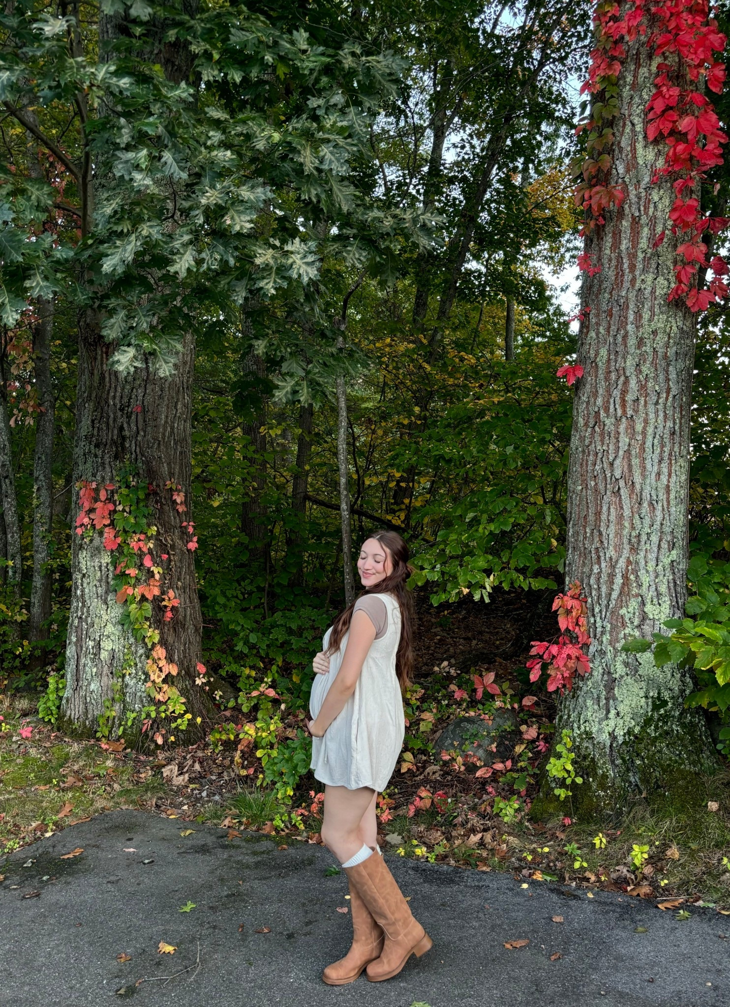 fall pregnancy outfit inspo