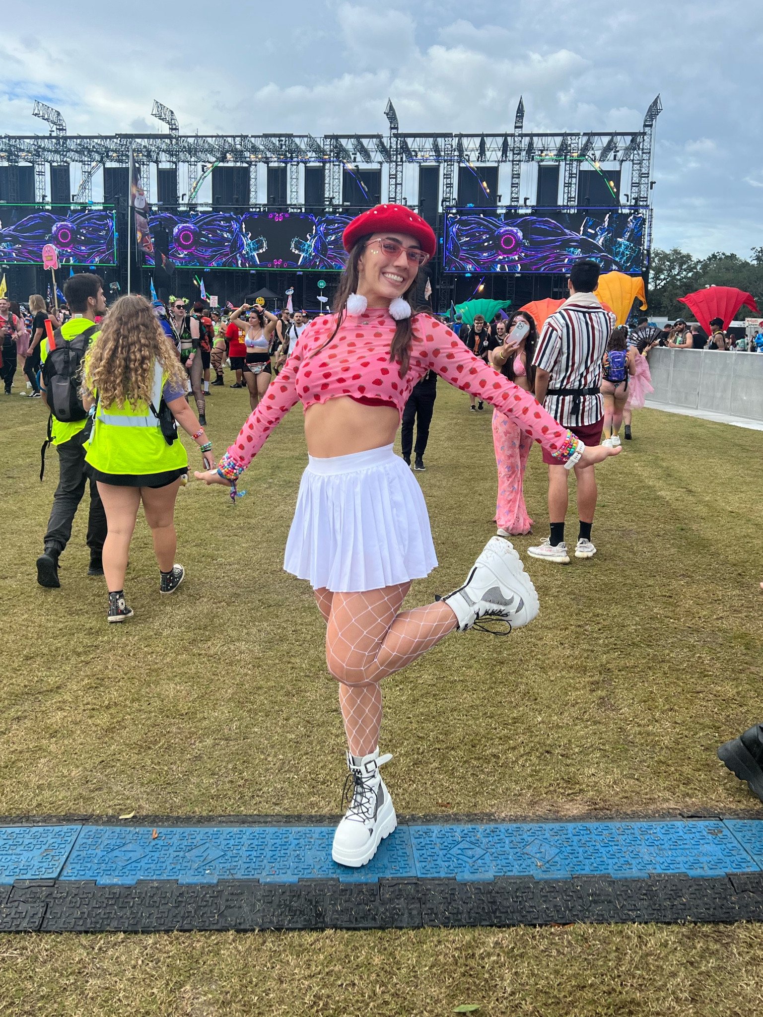 EDC Strawberry outfit!! 😋🍓

#LTKunder50 #LTKSeasonal #LTKunder100