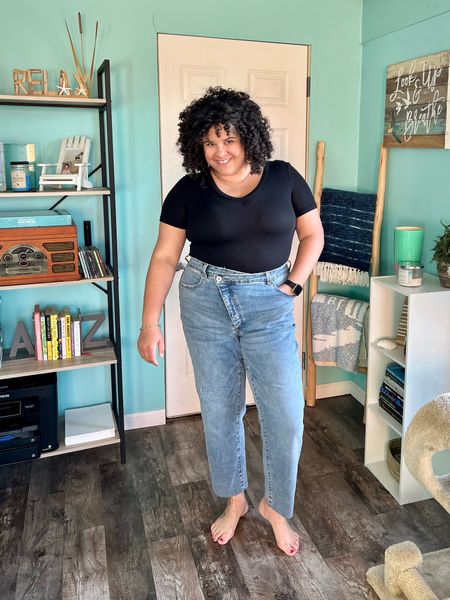 Super stretchy straight leg cropped crossover jean in a lighter wash will be on trend for summer. Pair with a graphic tee for an edgy look.

#LTKcurves #LTKFind #LTKstyletip