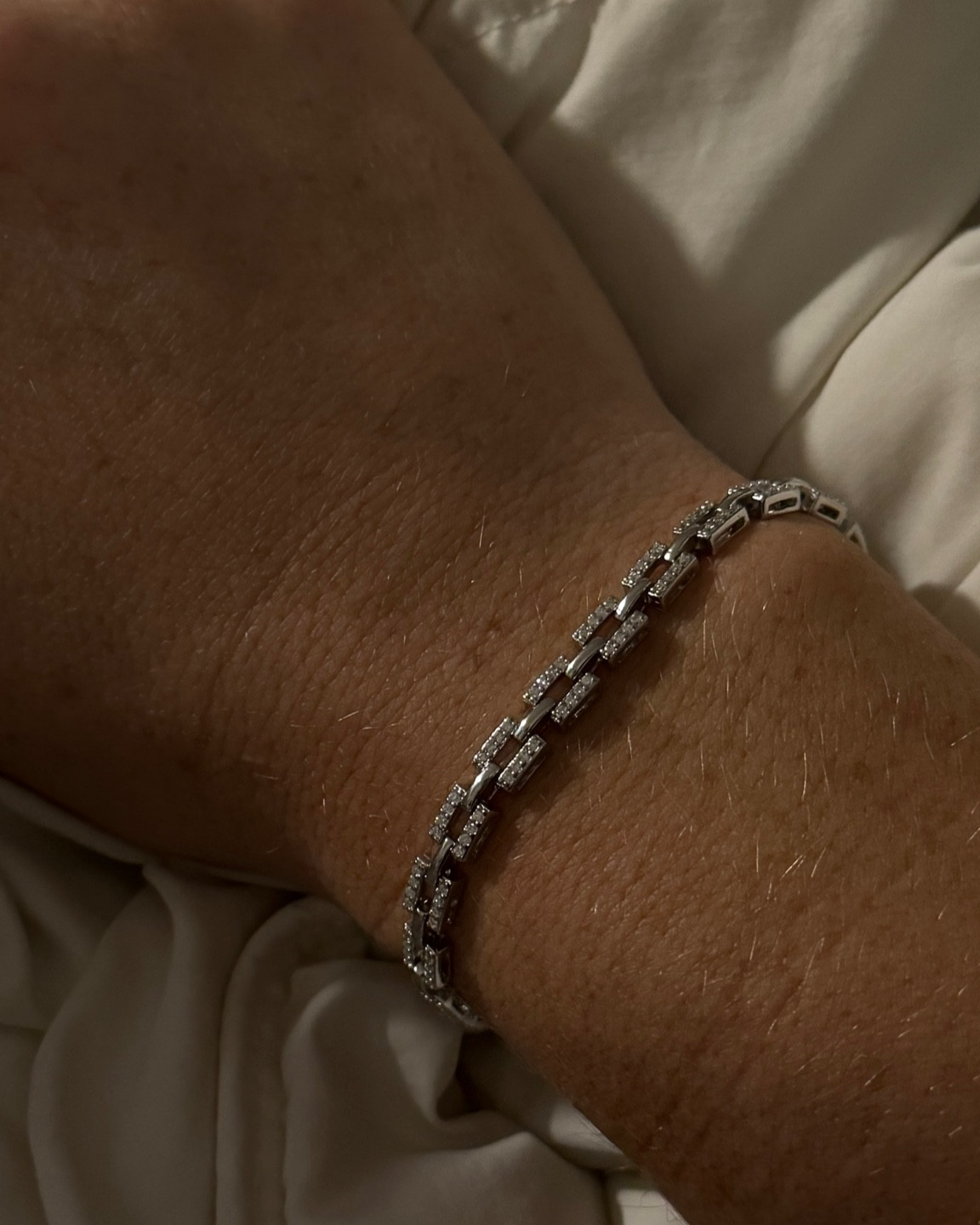 Another gorgeous piece I found from #aritzanjoyeria. Just a fun little twist on a tennis bracelet. 

#LTKSeasonal #LTKStyleTip