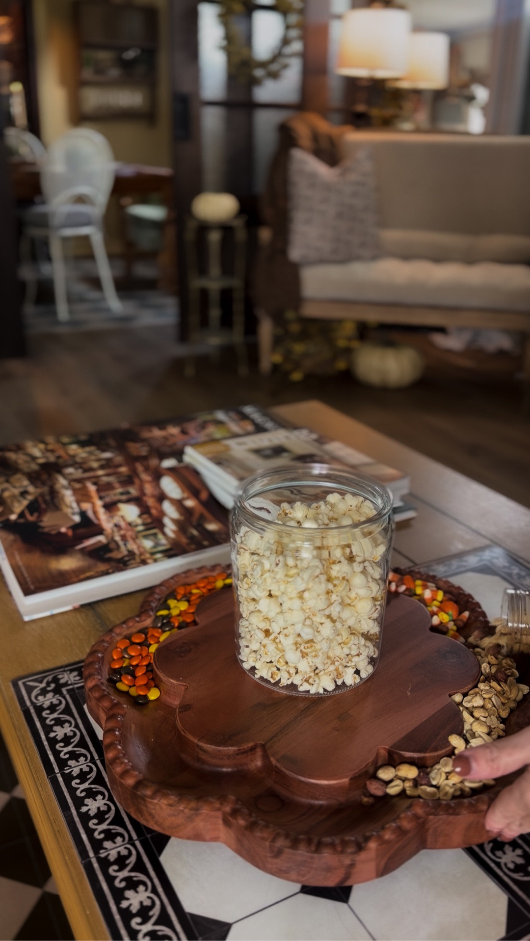 A fall movie night snack board. 🍂🍁 @etuhome