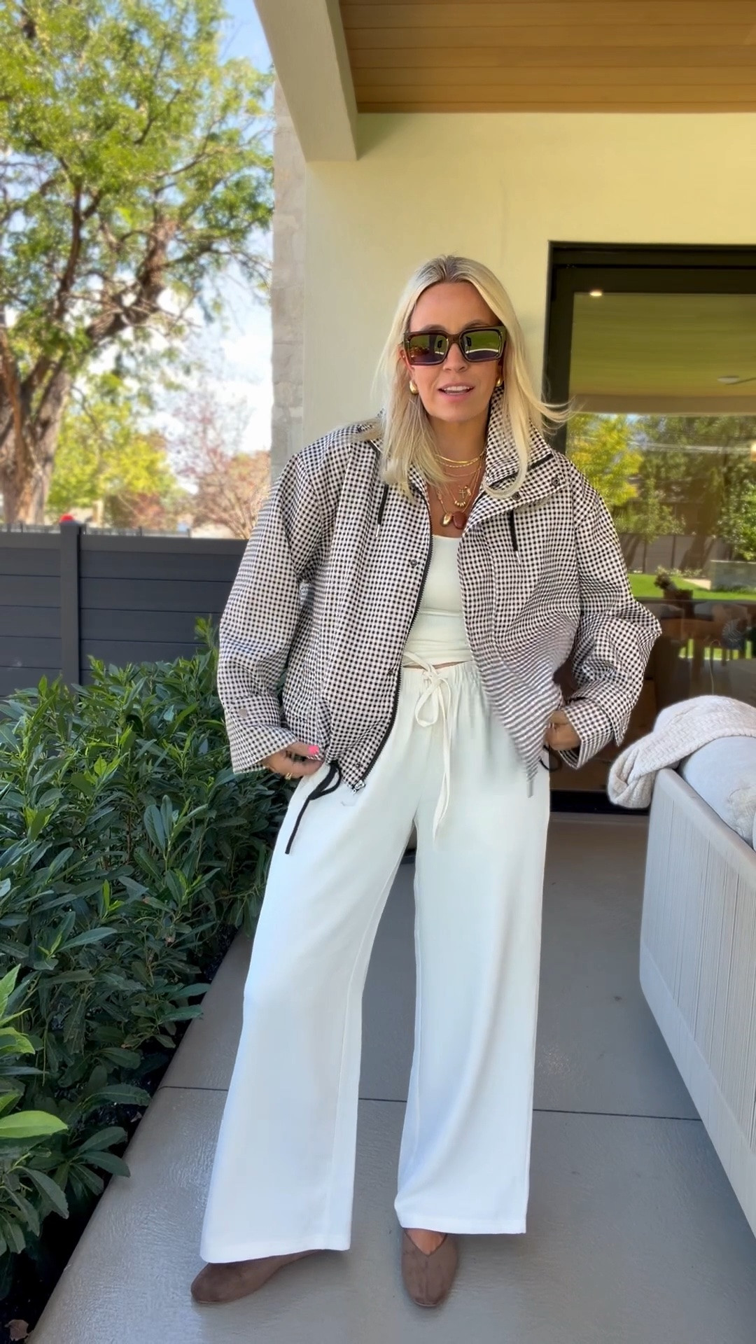 This is the perfect outfit to transition into and out of every season with a different cardigan or jacket thrown on top!

#LTKmomlife #LTKgrwm #LTKootd