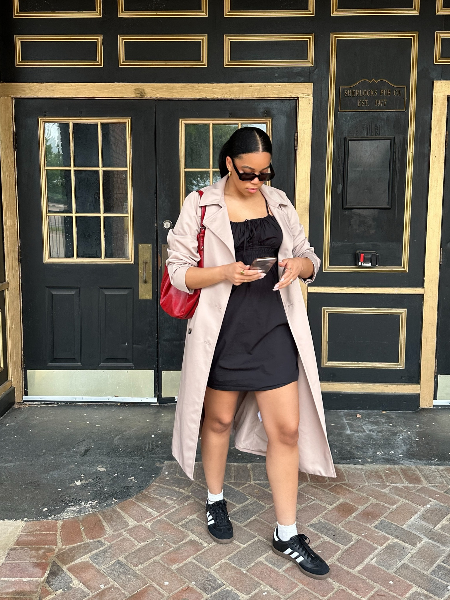 Perfect spring dress 


Black dress, little black dress, Adidas samba, pop of color, simple outfit idea, spring outfit, trench coat, red purse, red bag 

#LTKshoecrush #LTKfindsunder100 #LTKsalealert