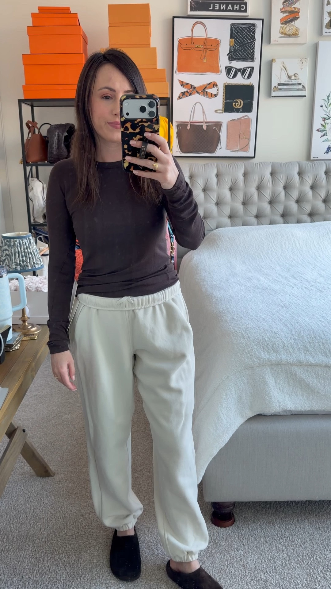 Lululemon hold tight top in espresso with scuba joggers in bone



#LTKootd #LTKSeasonal