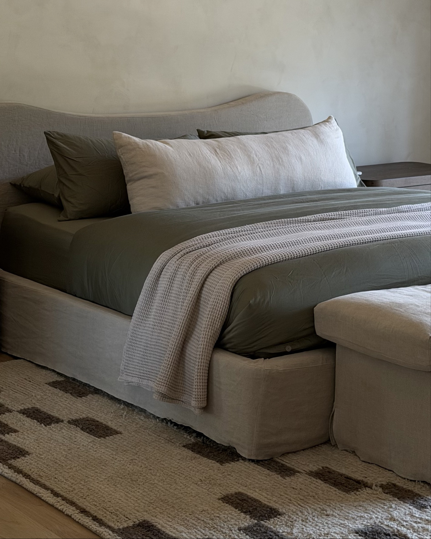 In my light + dark green bedding era @Brooklinen #ad #brooklinenpartner 