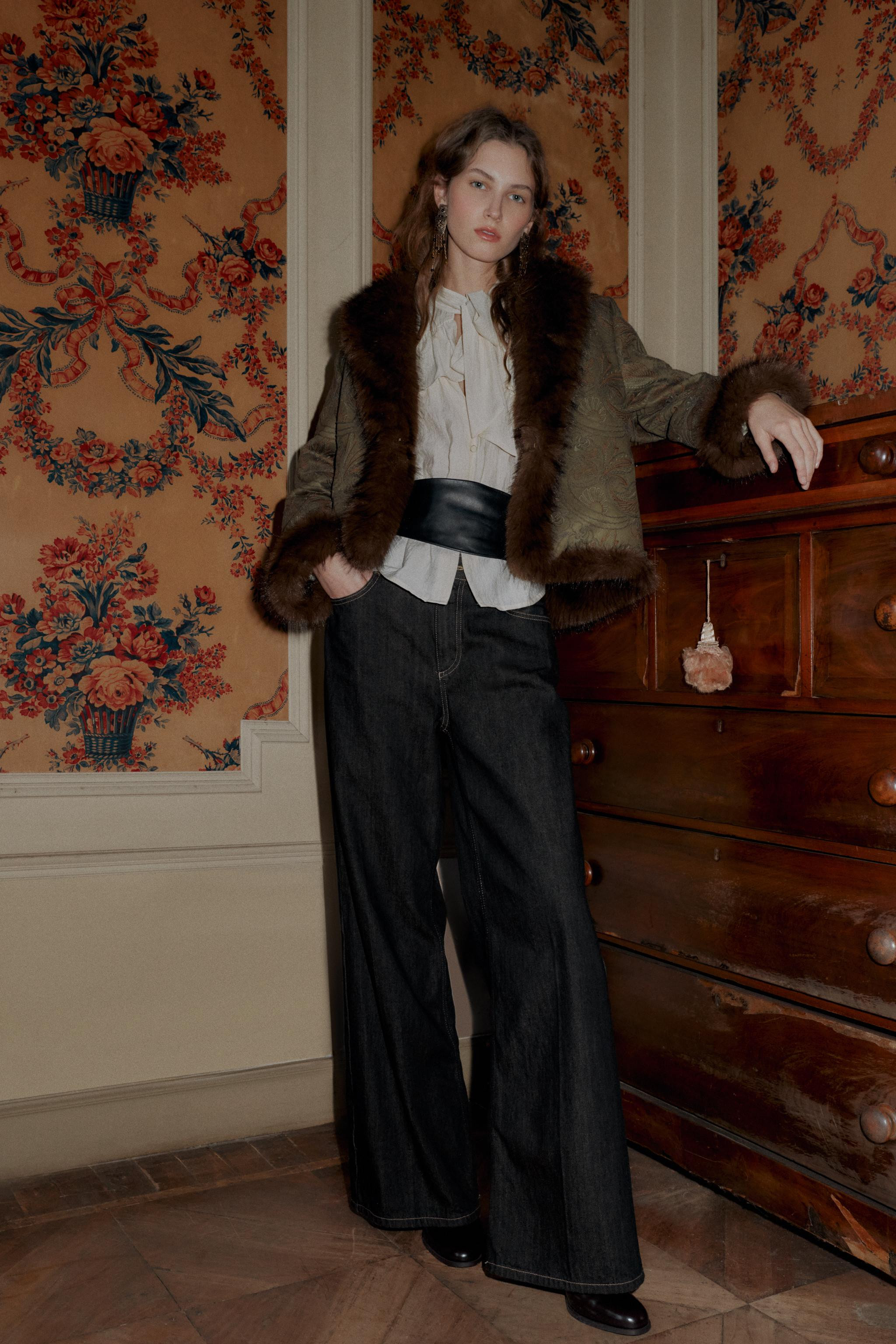 EMBROIDERED DOUBLE-FACED CROPPED COAT | Zara UK