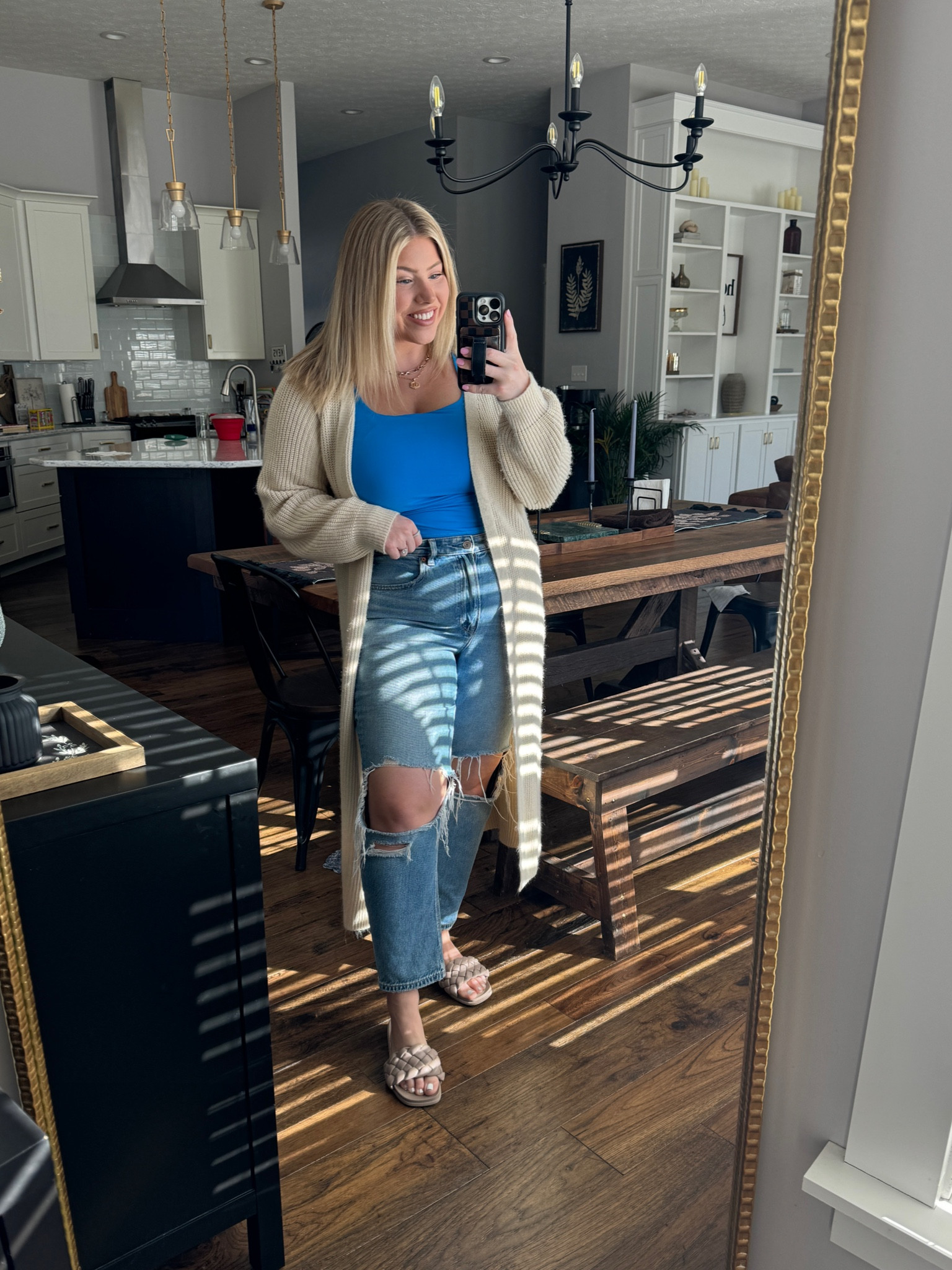 Size large top and cardigan size 12 jeans American eagle mom jeans 

#LTKstyletip #LTKmidsize