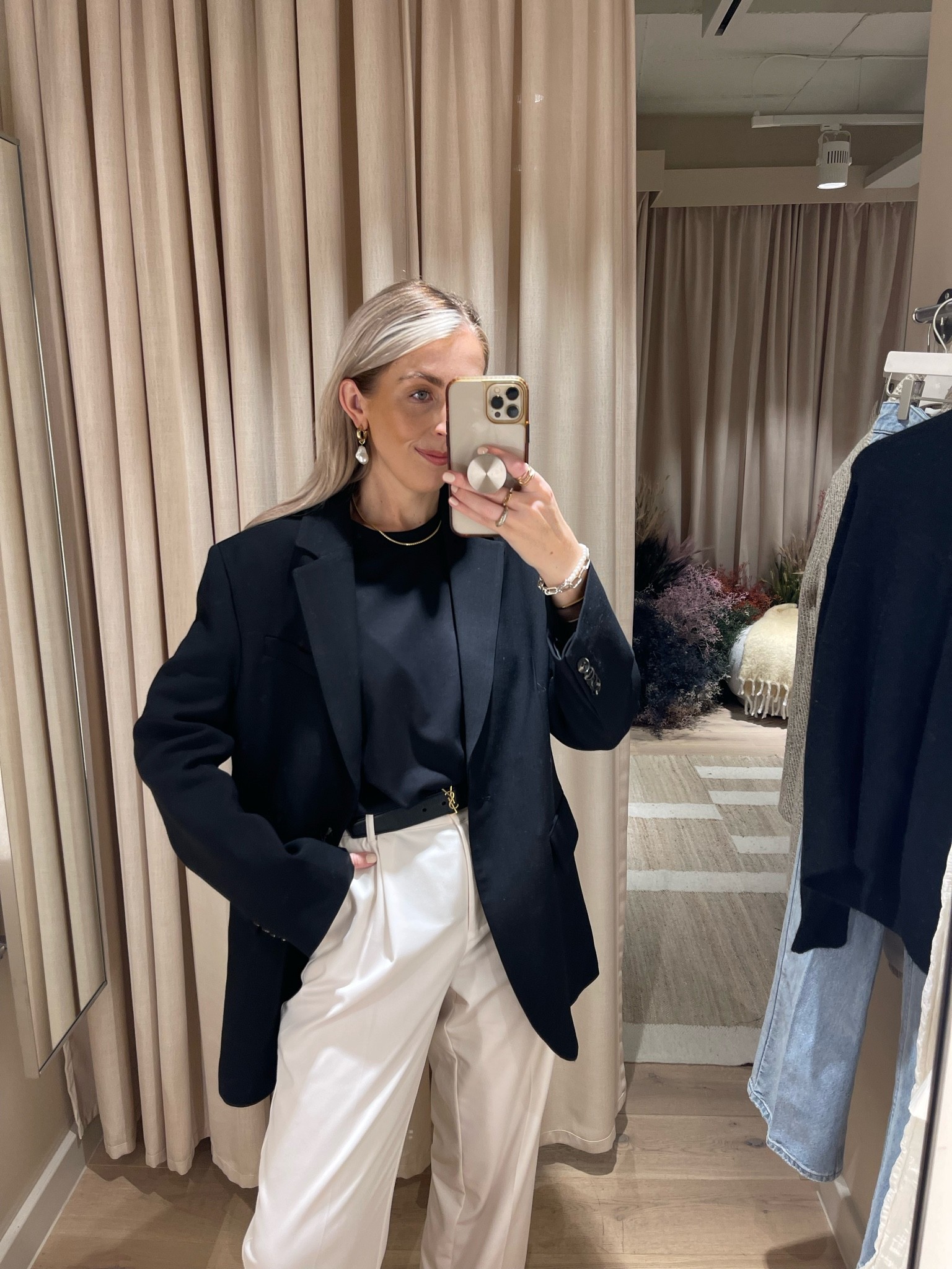 H&M showroom try on 🖤

Black blazer, black T-shirt, cream trousers, white trousers, tailored trousers 

#LTKCyberweek #LTKSeasonal #LTKstyletip