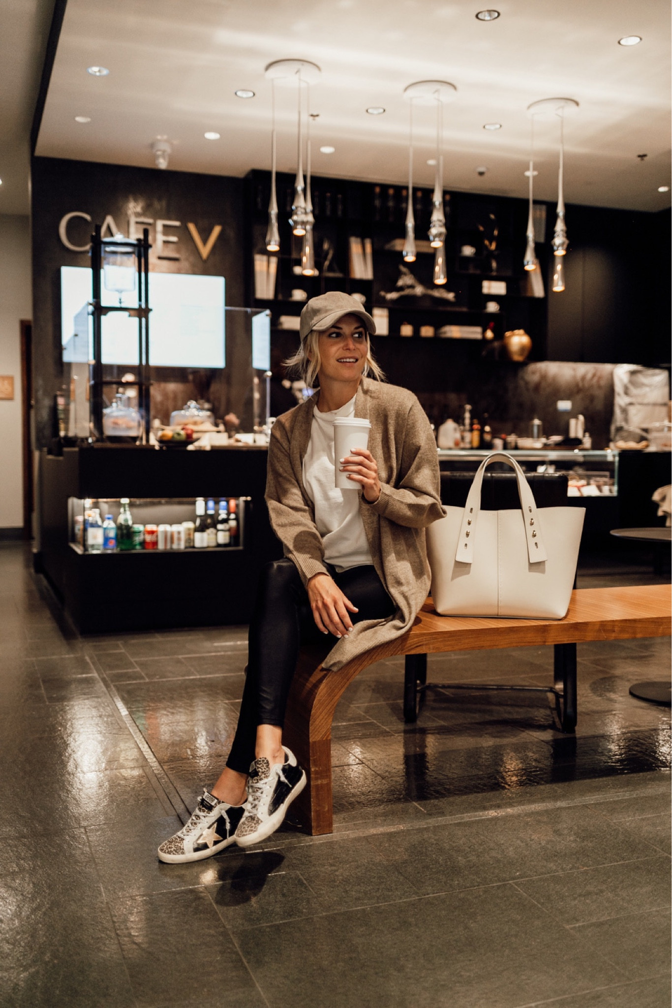 Easy fall travel outfit 