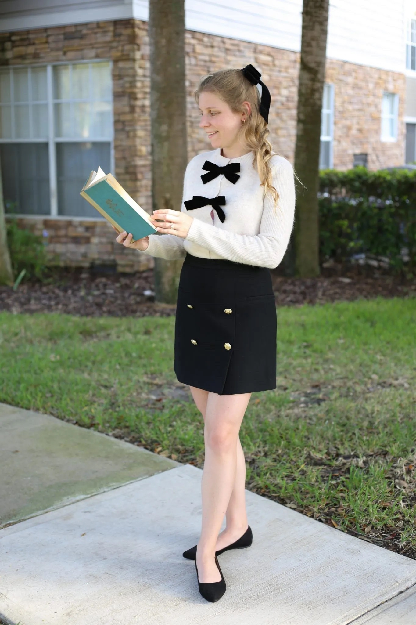 Preppy Blair Waldorf inspired outfit. Classic fall outfit with double breasted button skirt and bow cardigan  

#LTKSeasonal